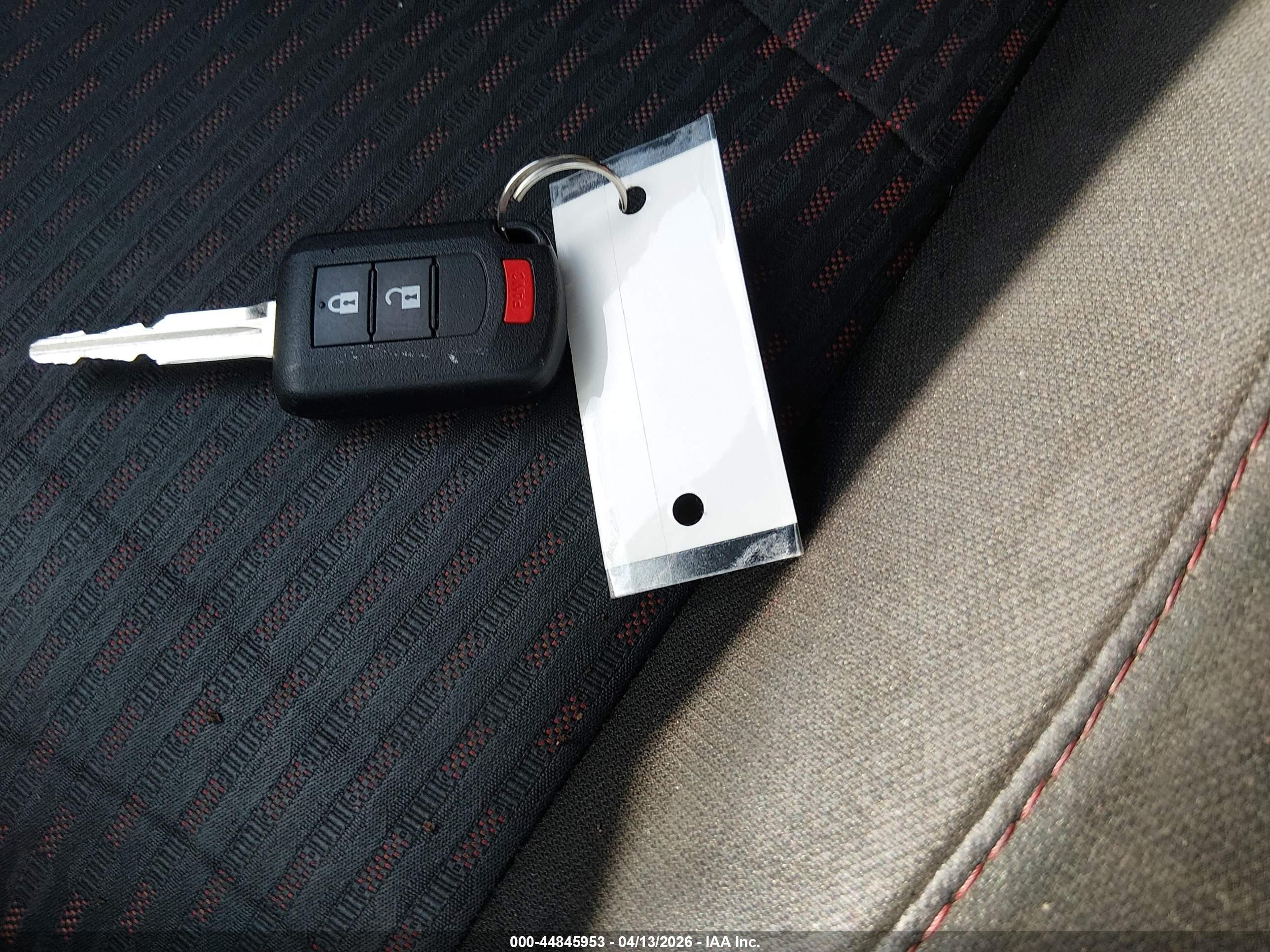 MITSUBISHI OUTLANDER image 11