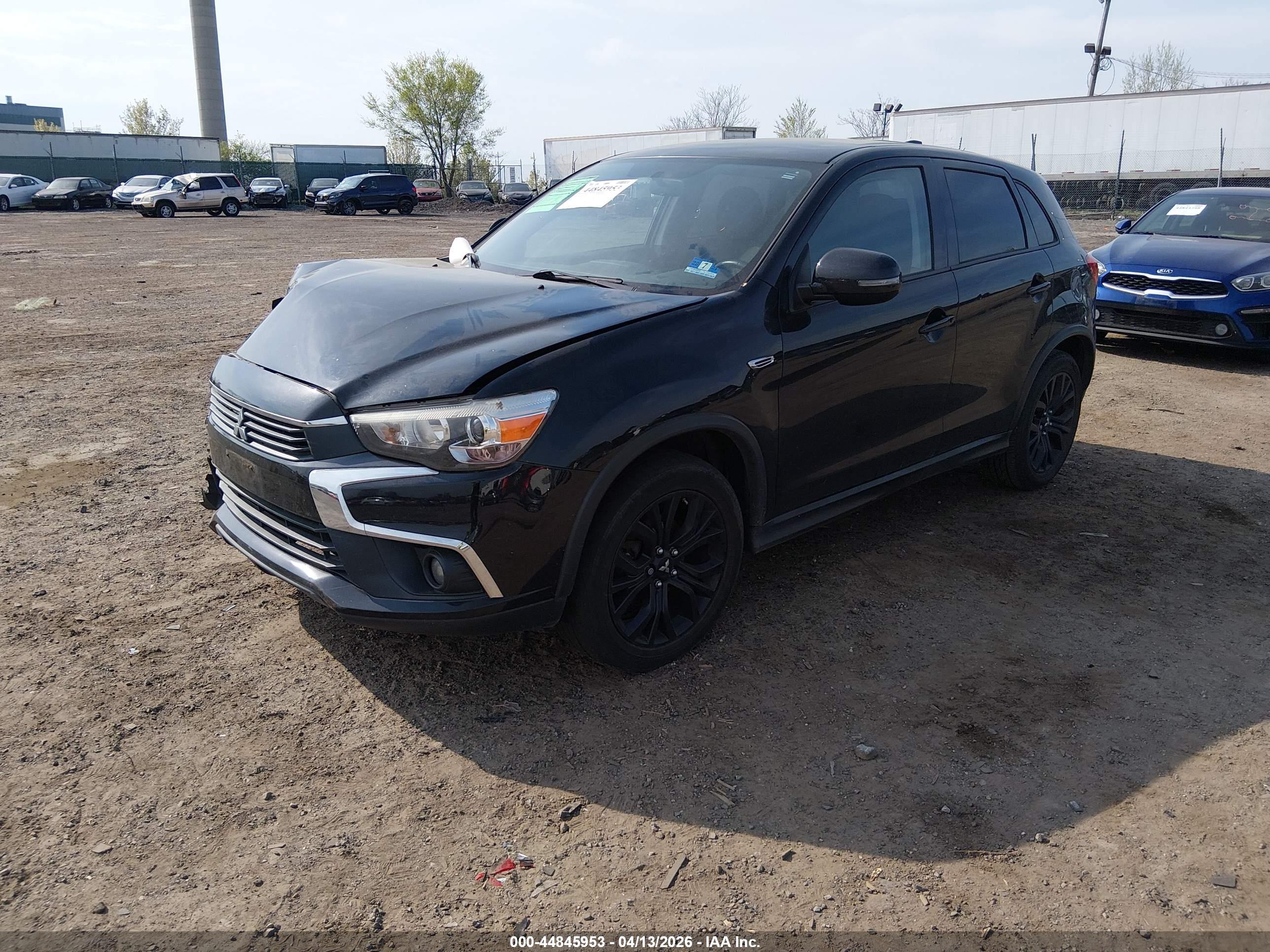 MITSUBISHI OUTLANDER image 2