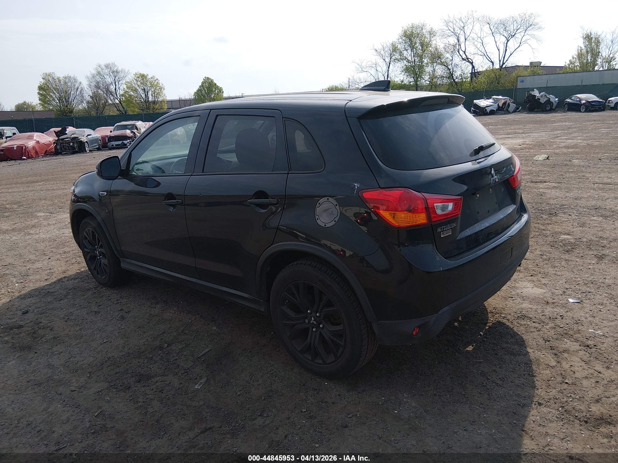 MITSUBISHI OUTLANDER image 3