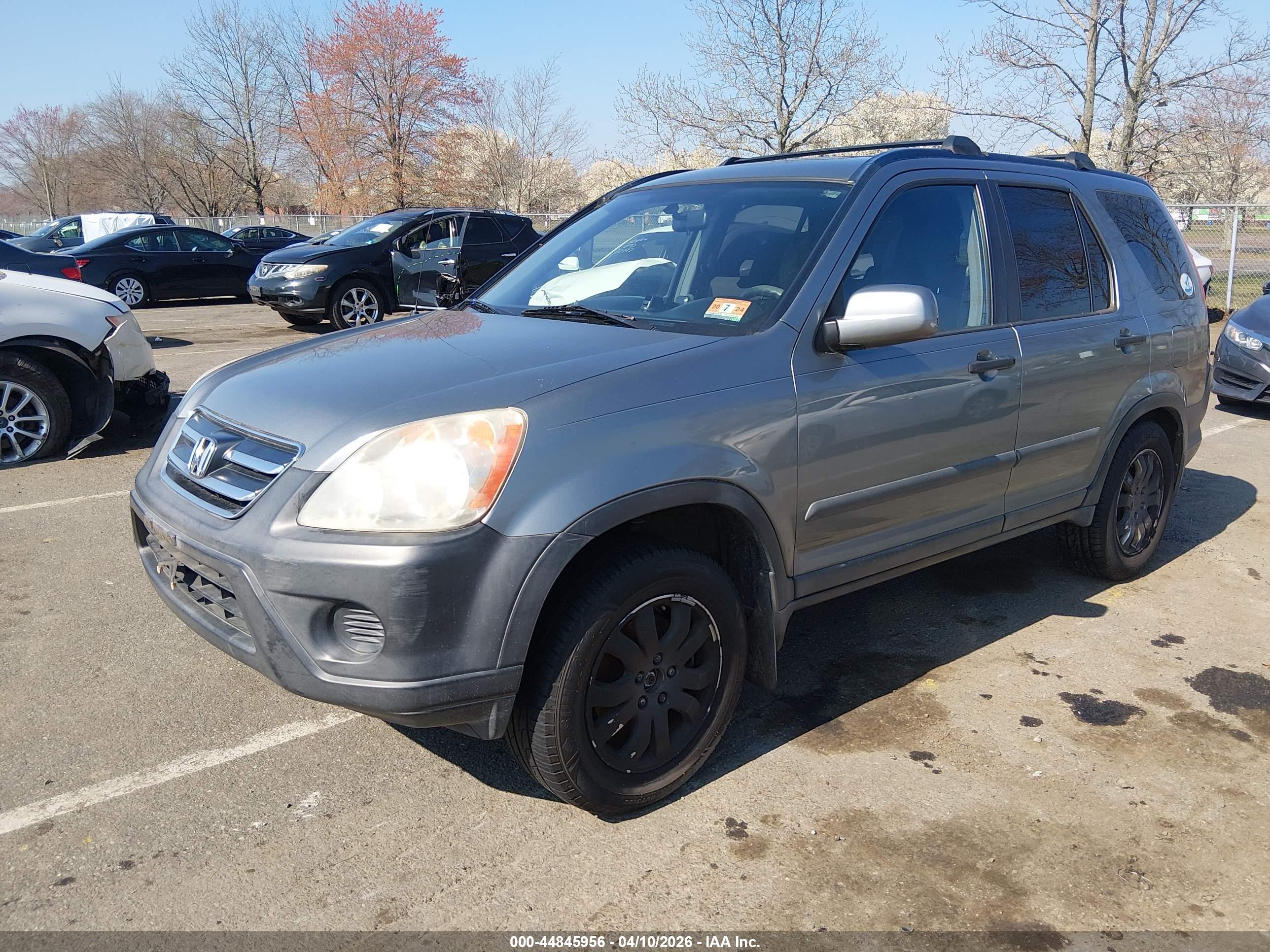 HONDA CR-V image 2