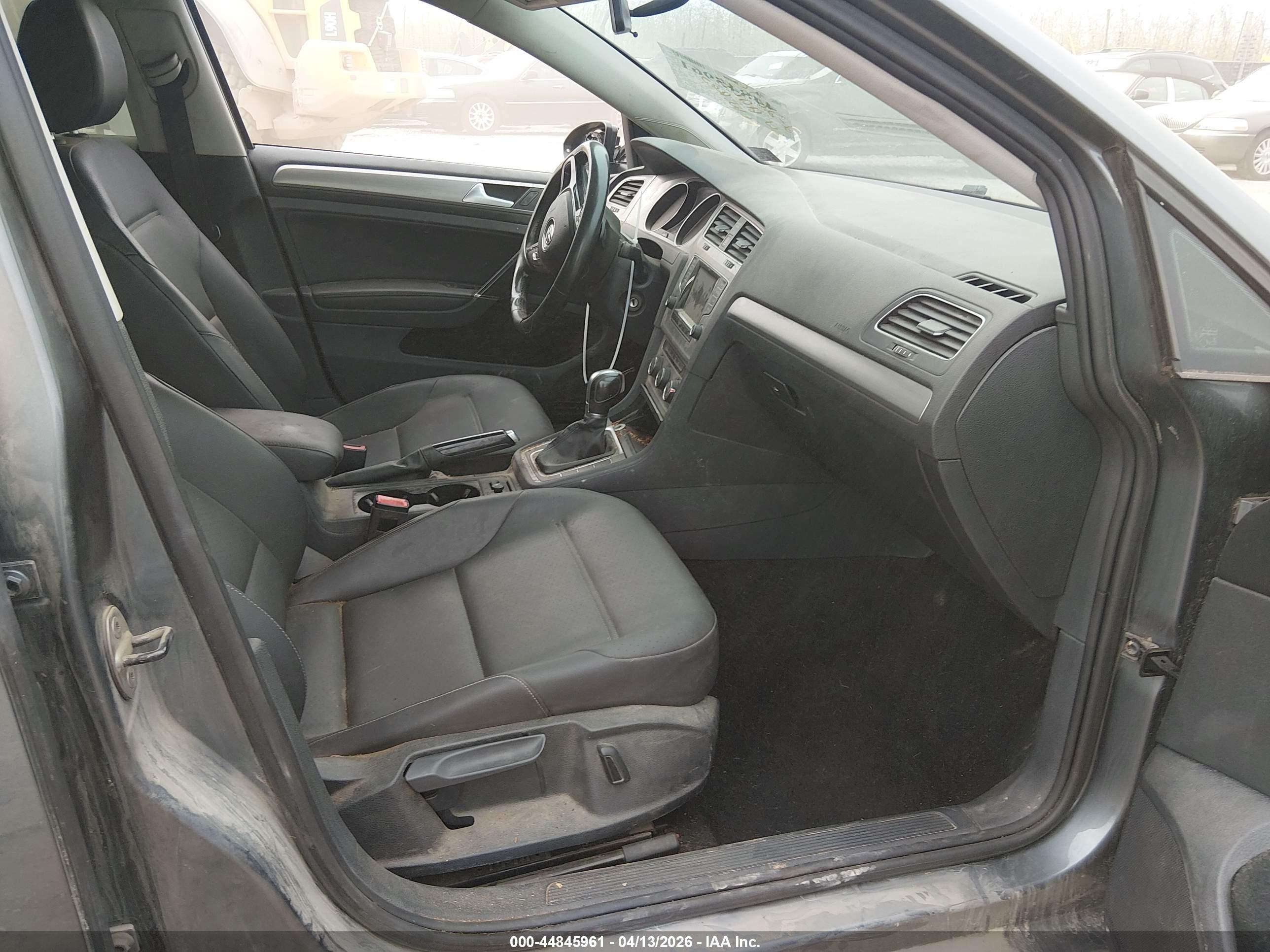 VOLKSWAGEN GOLF image 5
