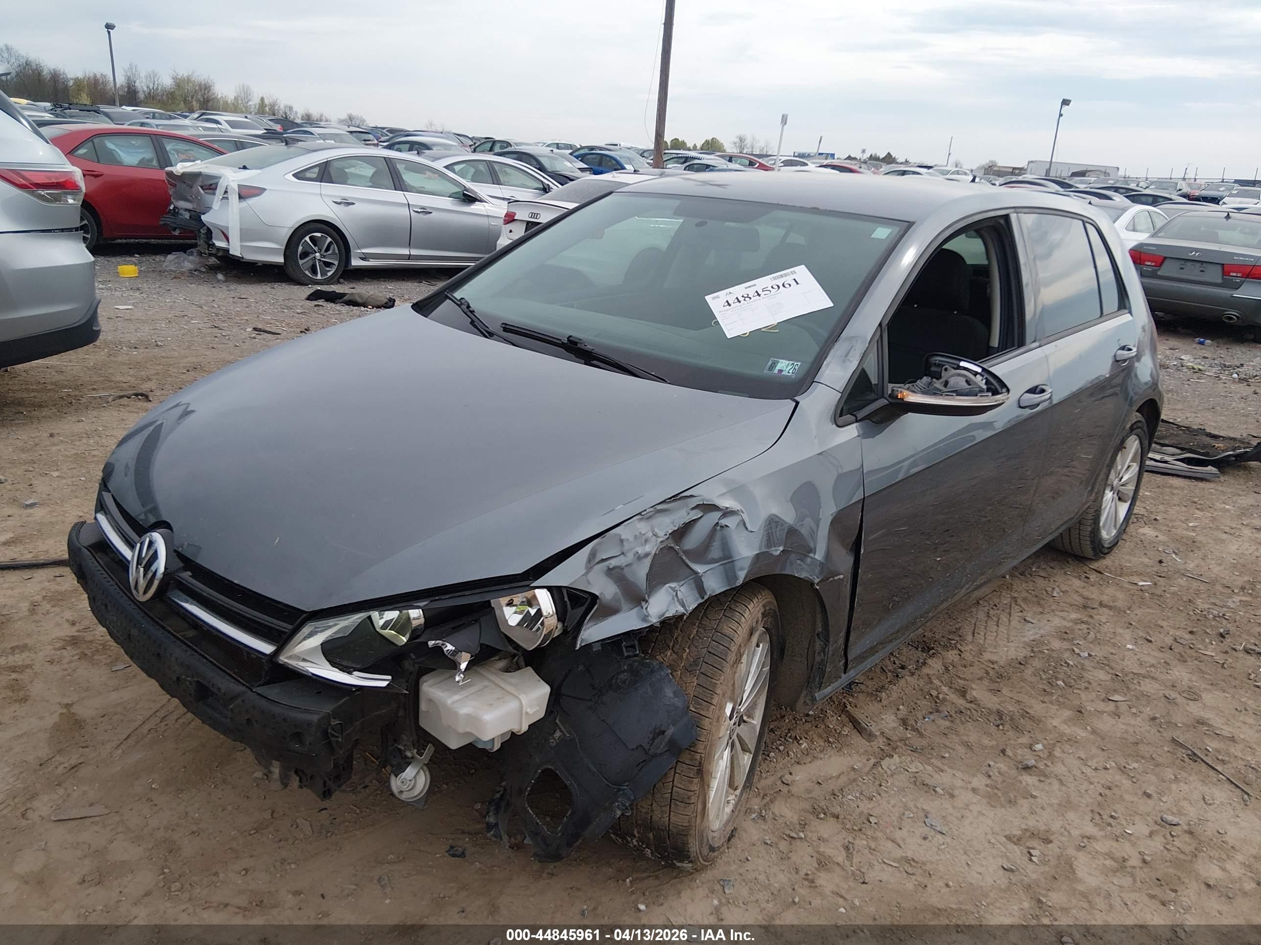 VOLKSWAGEN GOLF image 6