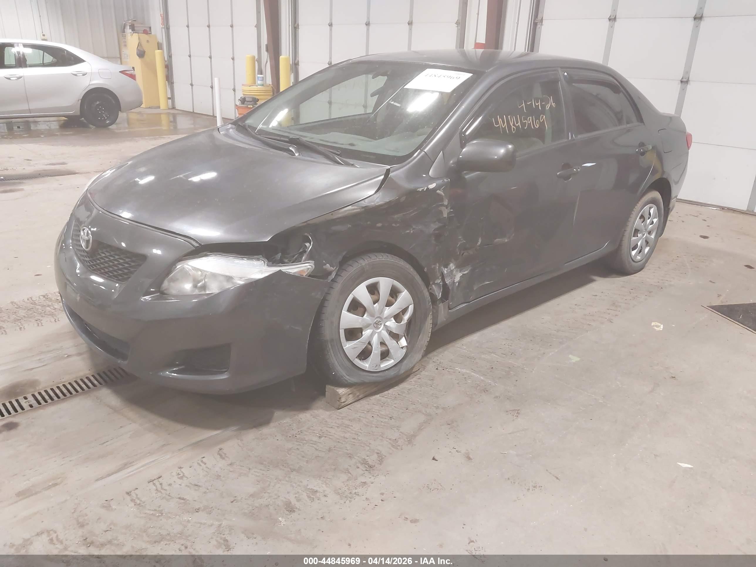 TOYOTA COROLLA image 2