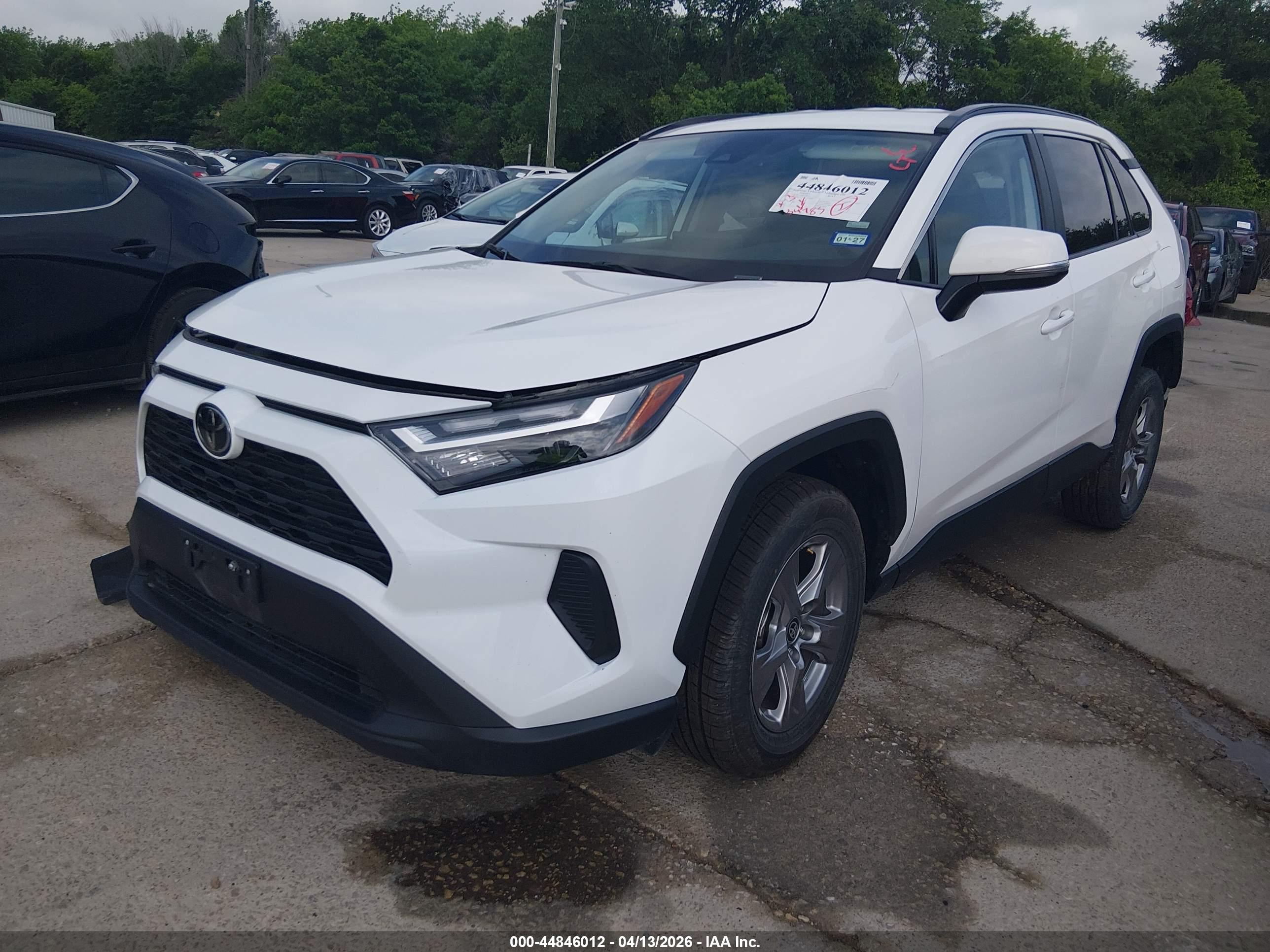 TOYOTA RAV4 image 2