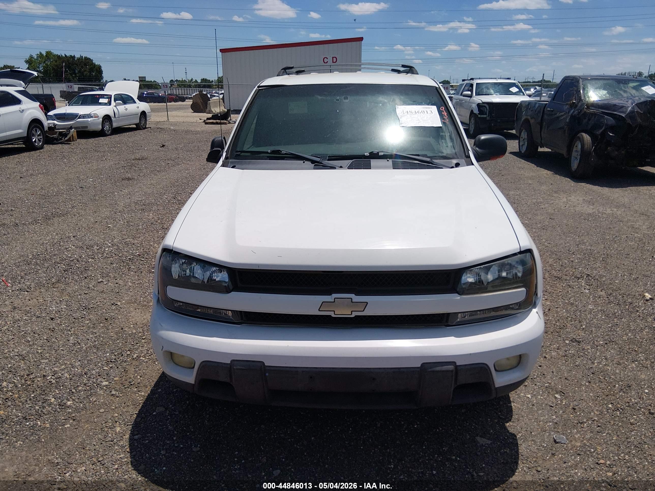 CHEVROLET TRAILBLAZER image 6