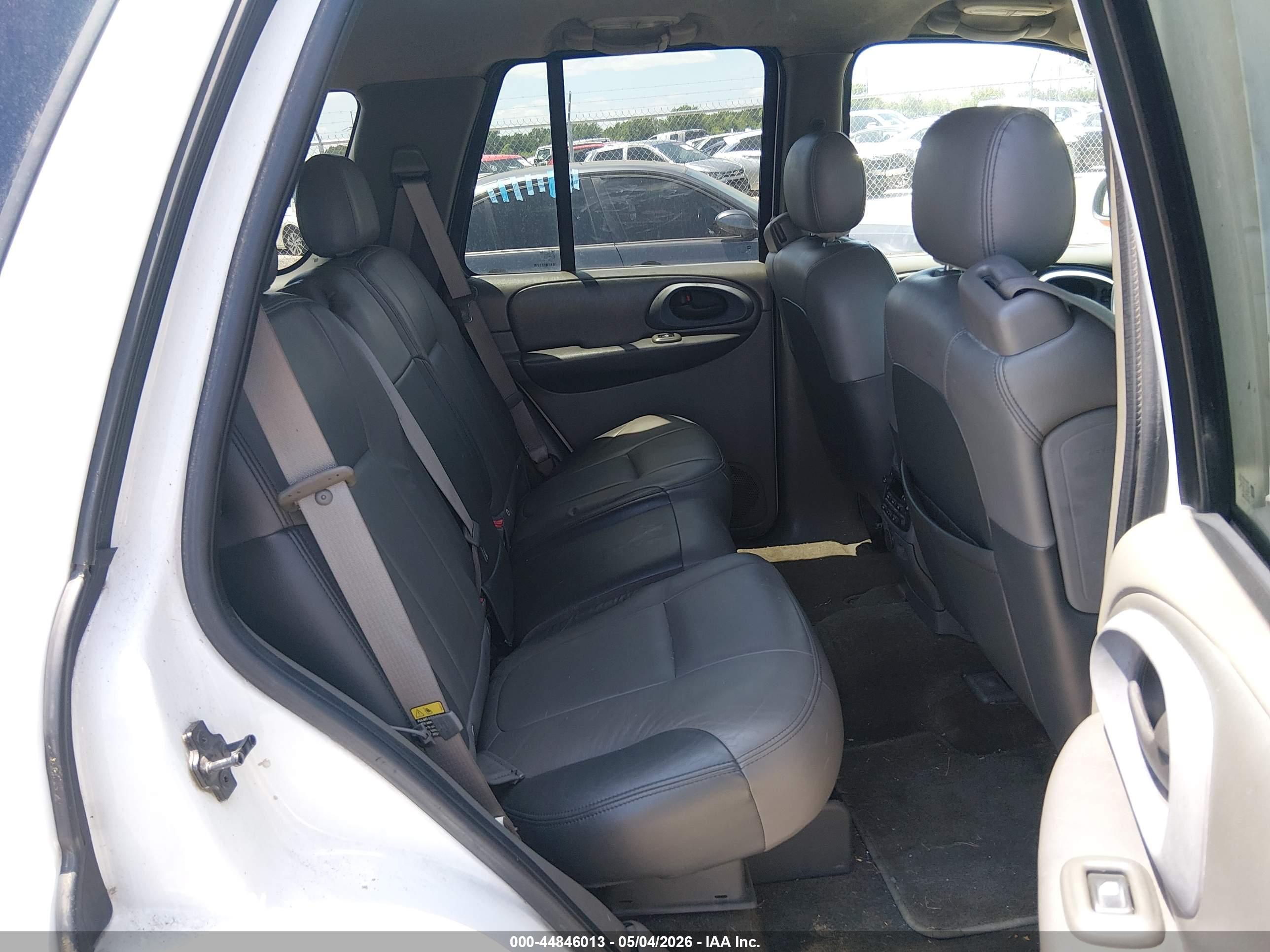 CHEVROLET TRAILBLAZER image 8