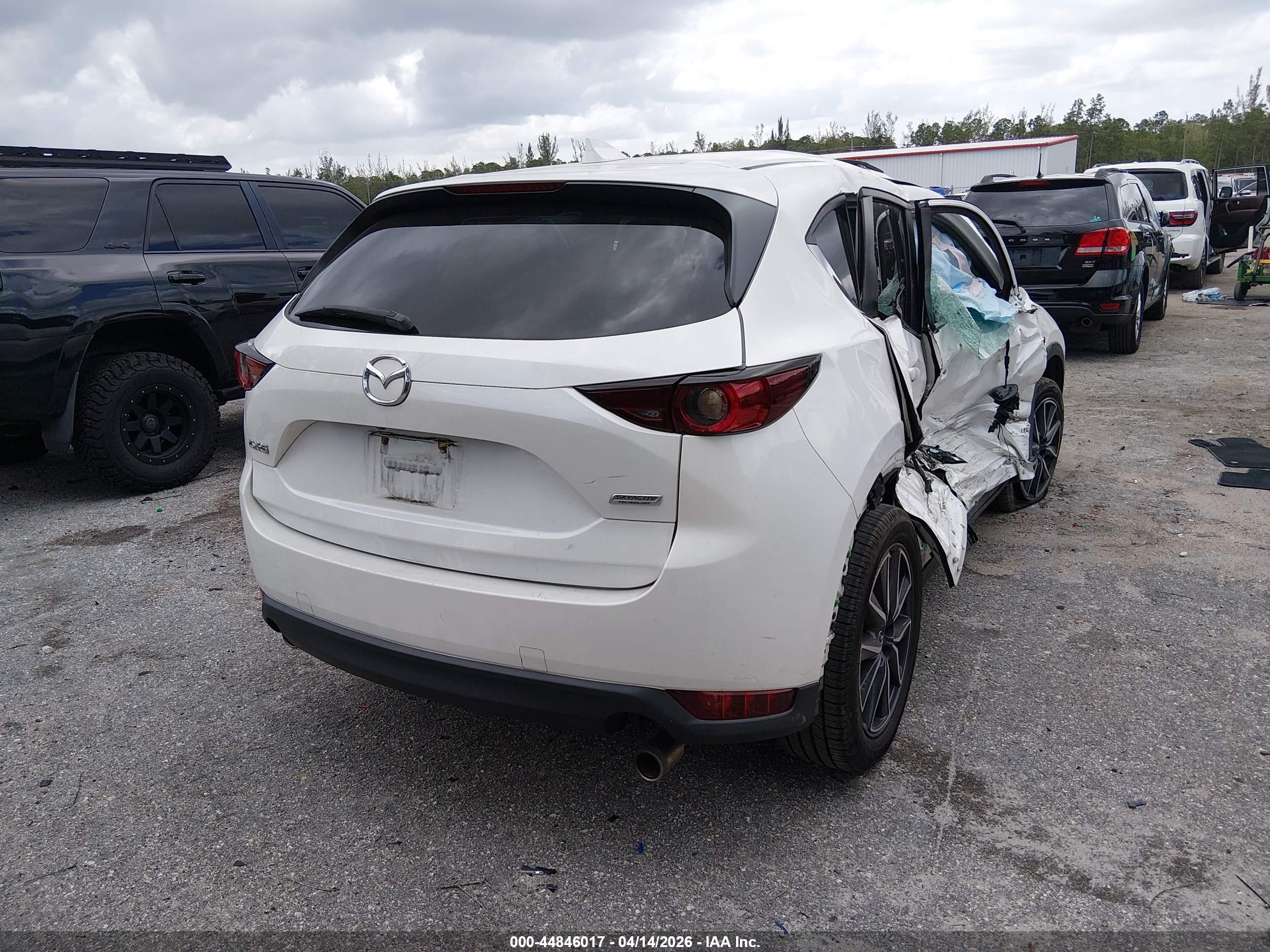 MAZDA CX-5 image 4