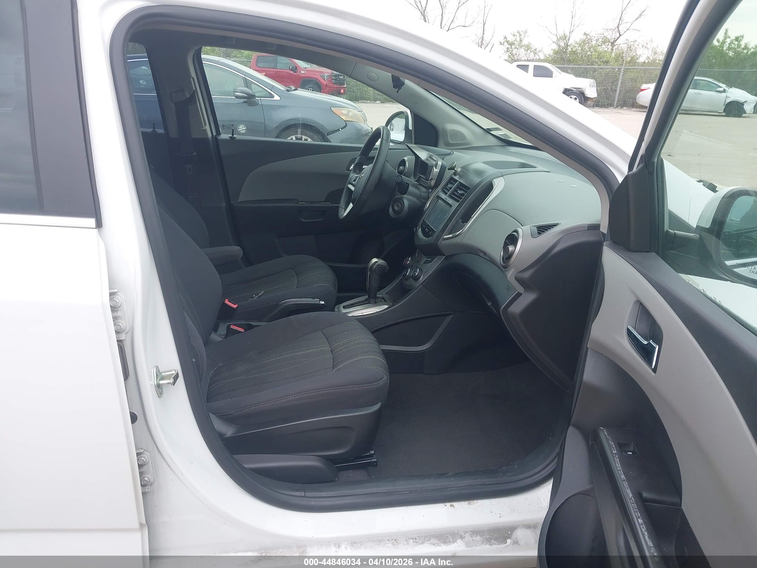 CHEVROLET SONIC image 5