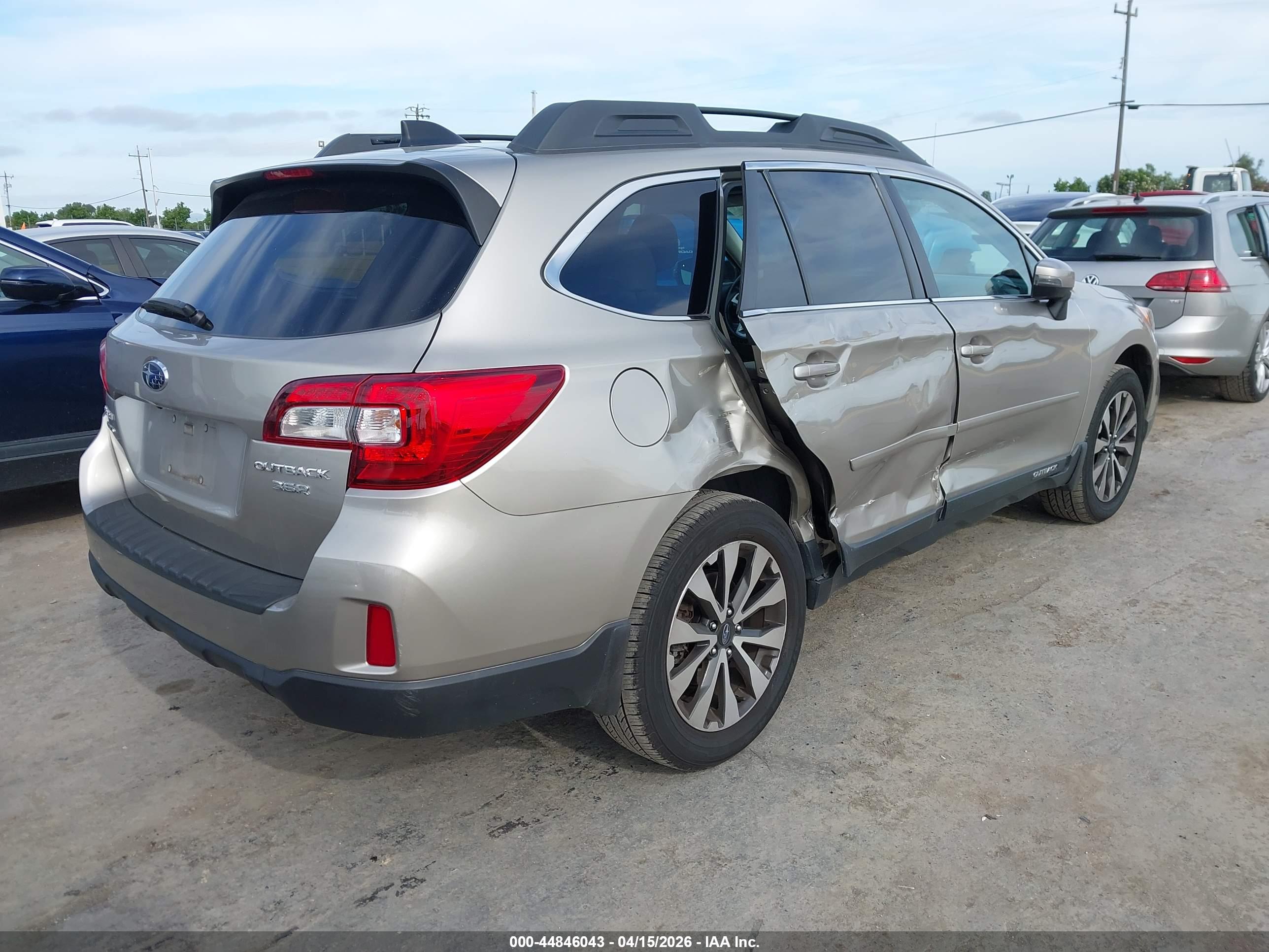 SUBARU OUTBACK image 4