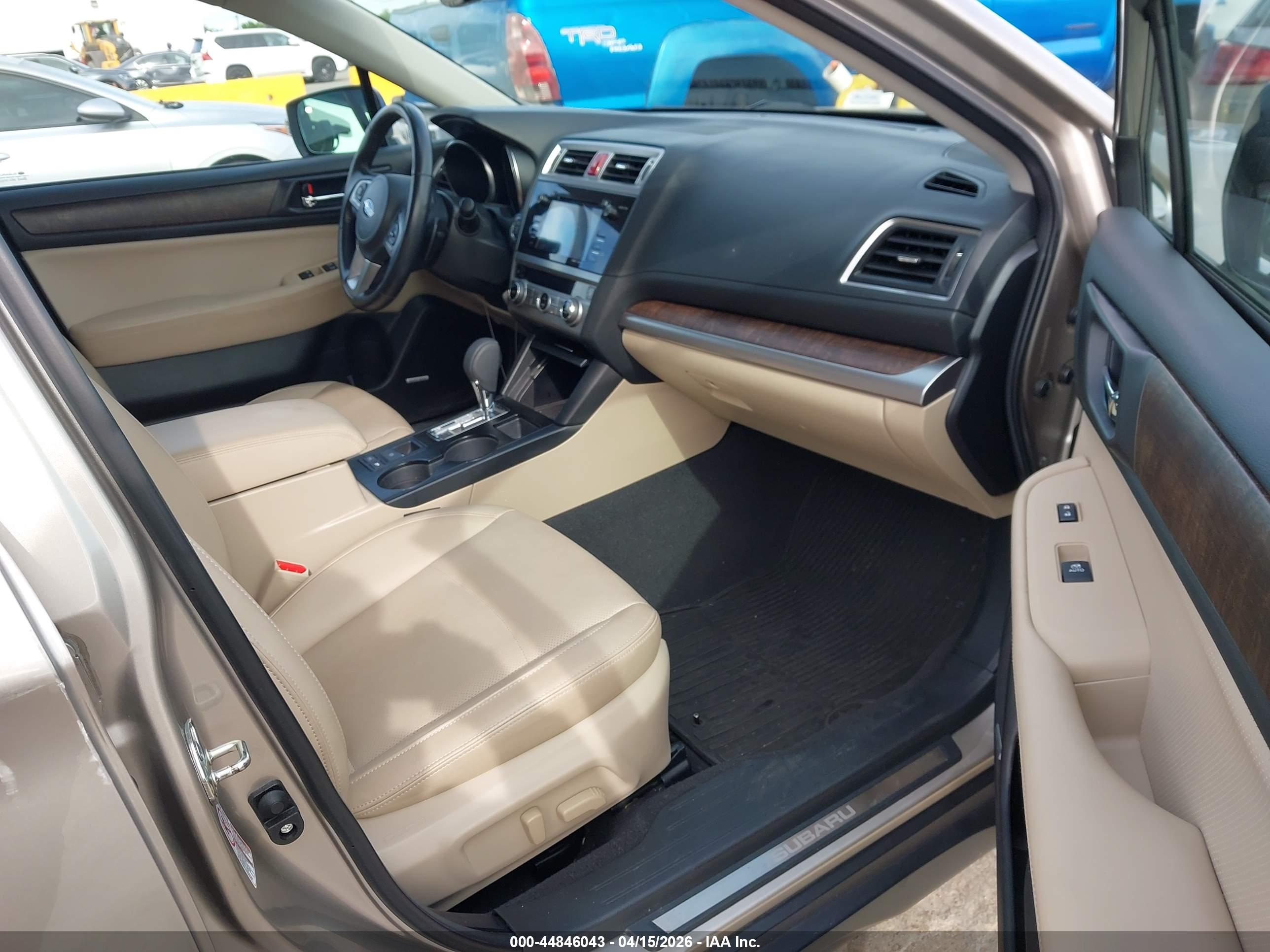 SUBARU OUTBACK image 5