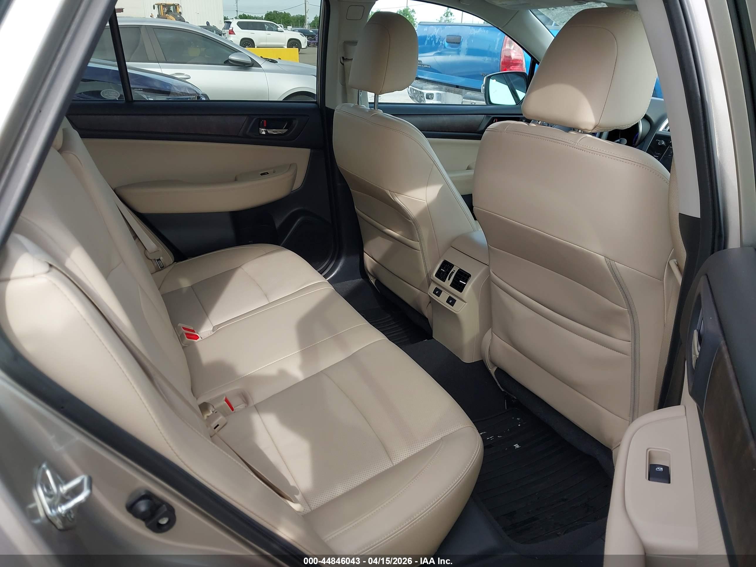 SUBARU OUTBACK image 8