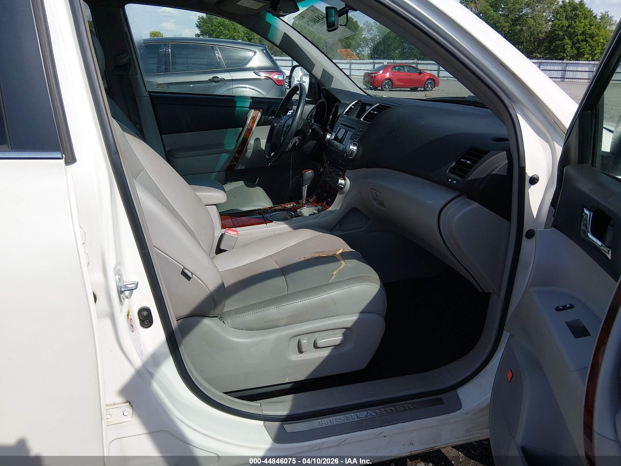 TOYOTA HIGHLANDER image 5