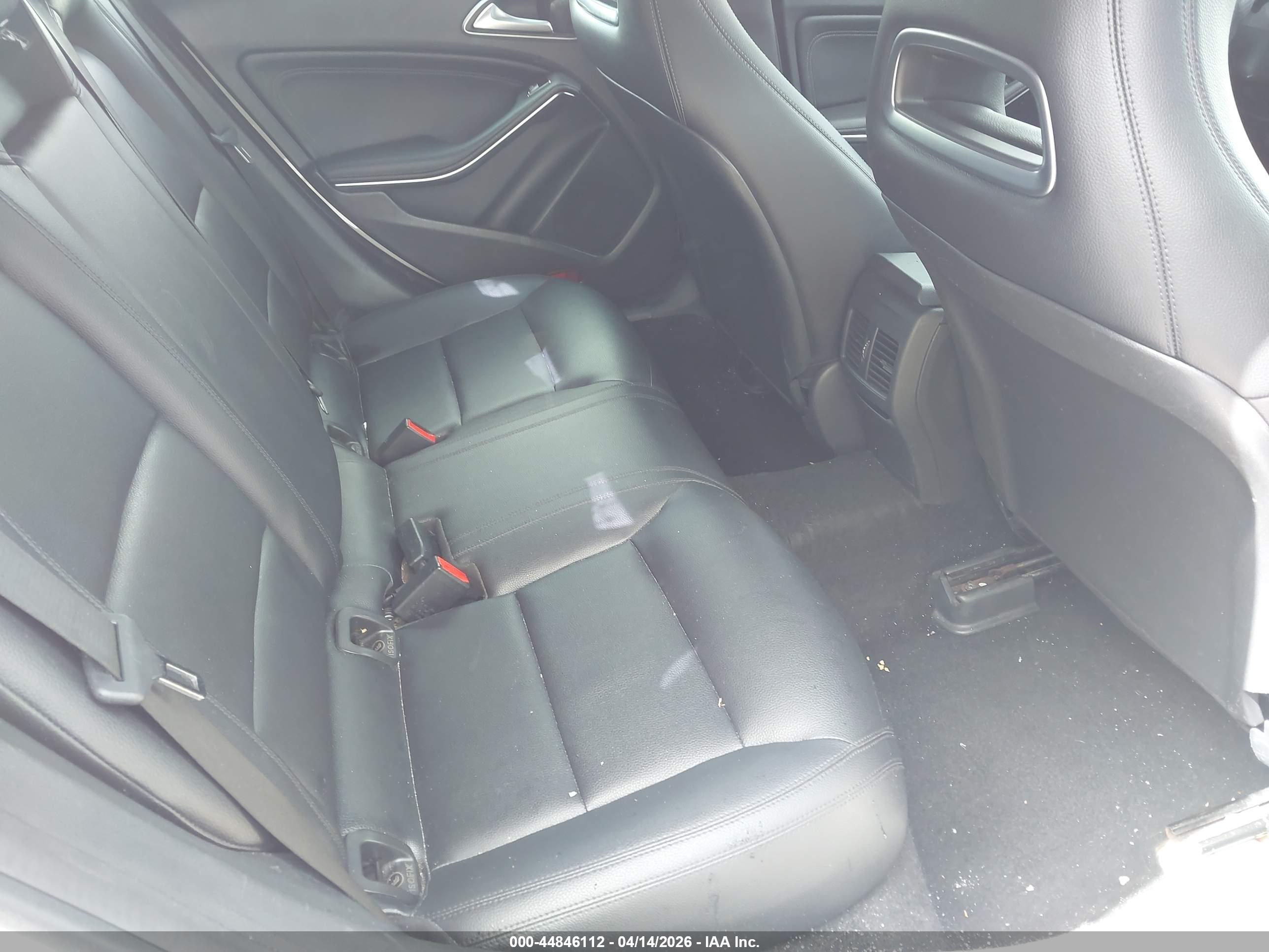 MERCEDES-BENZ CLA image 8