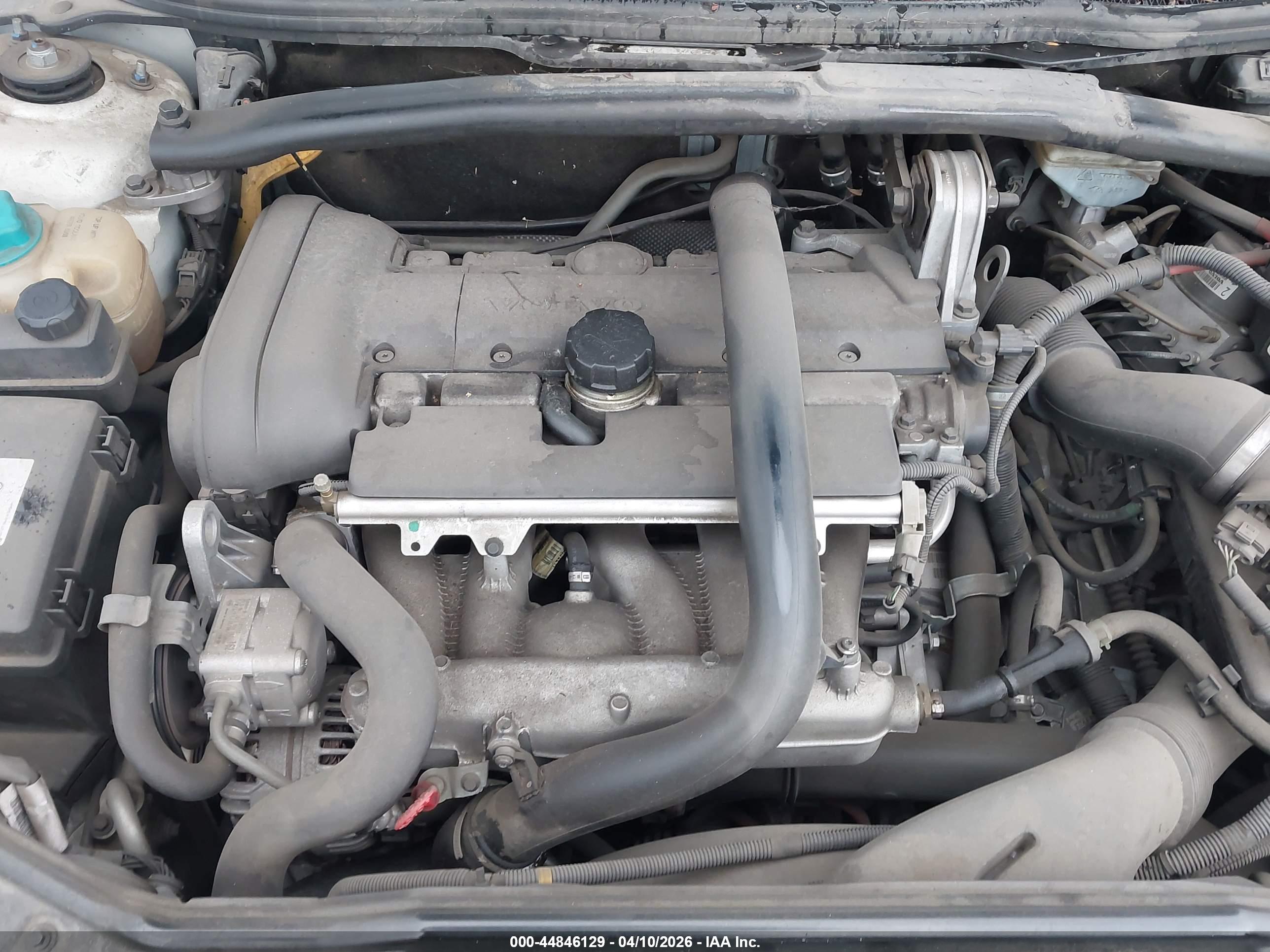 VOLVO S60 image 10