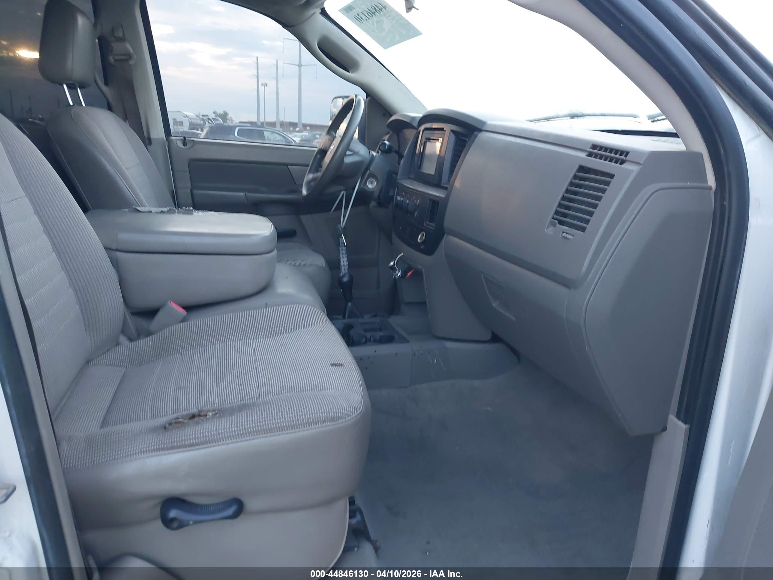 DODGE RAM image 5