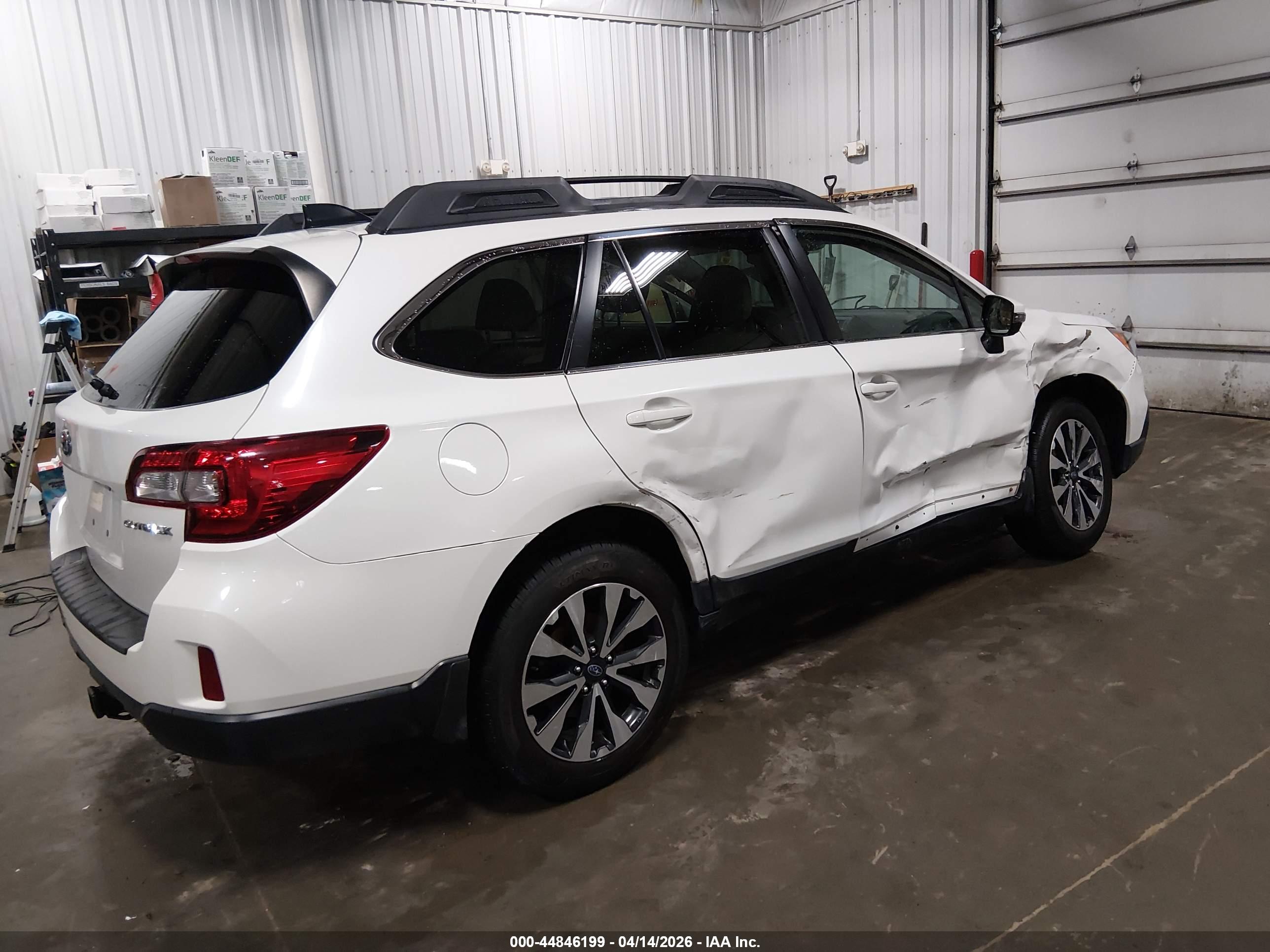 SUBARU OUTBACK image 4