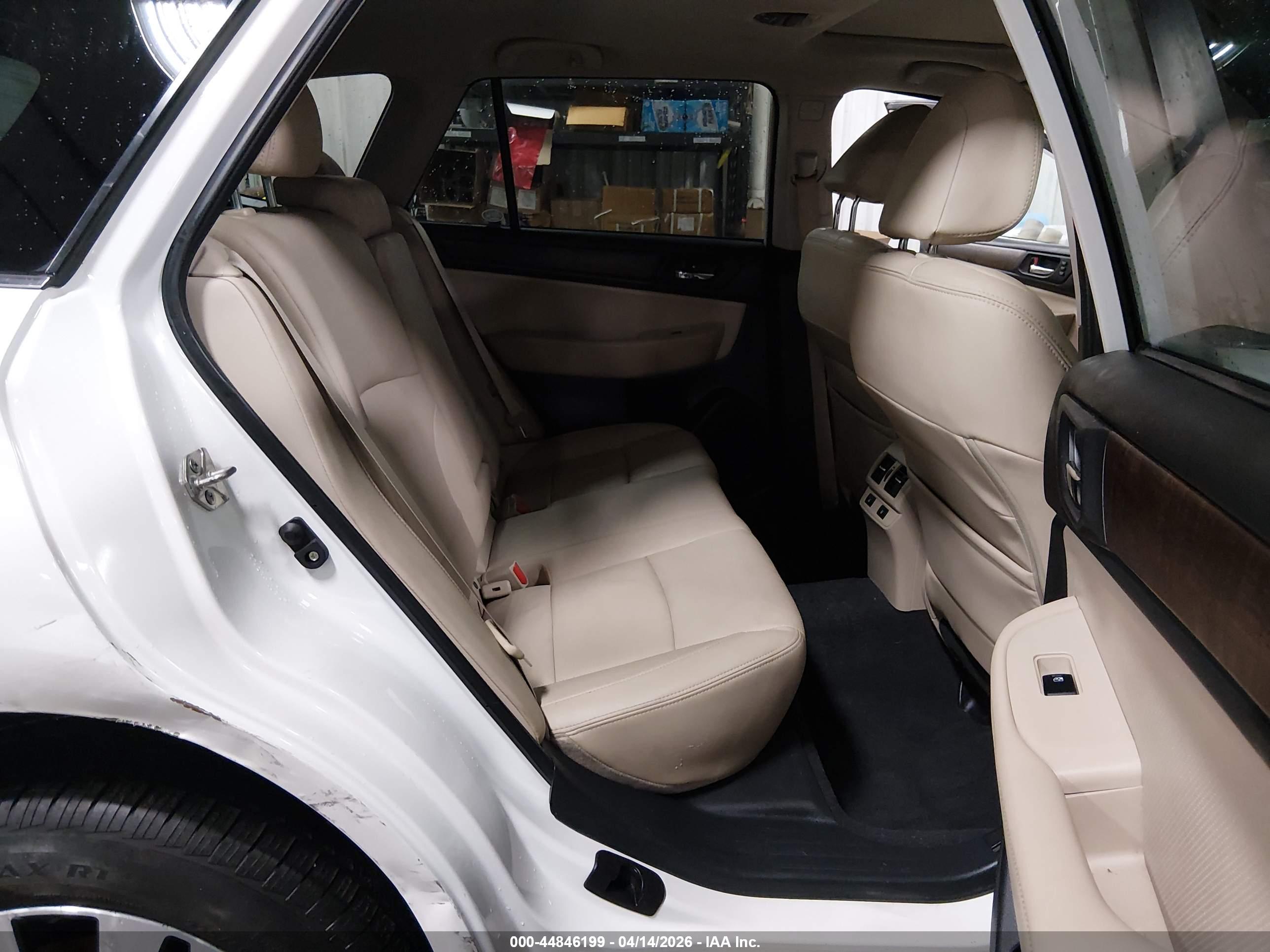 SUBARU OUTBACK image 8
