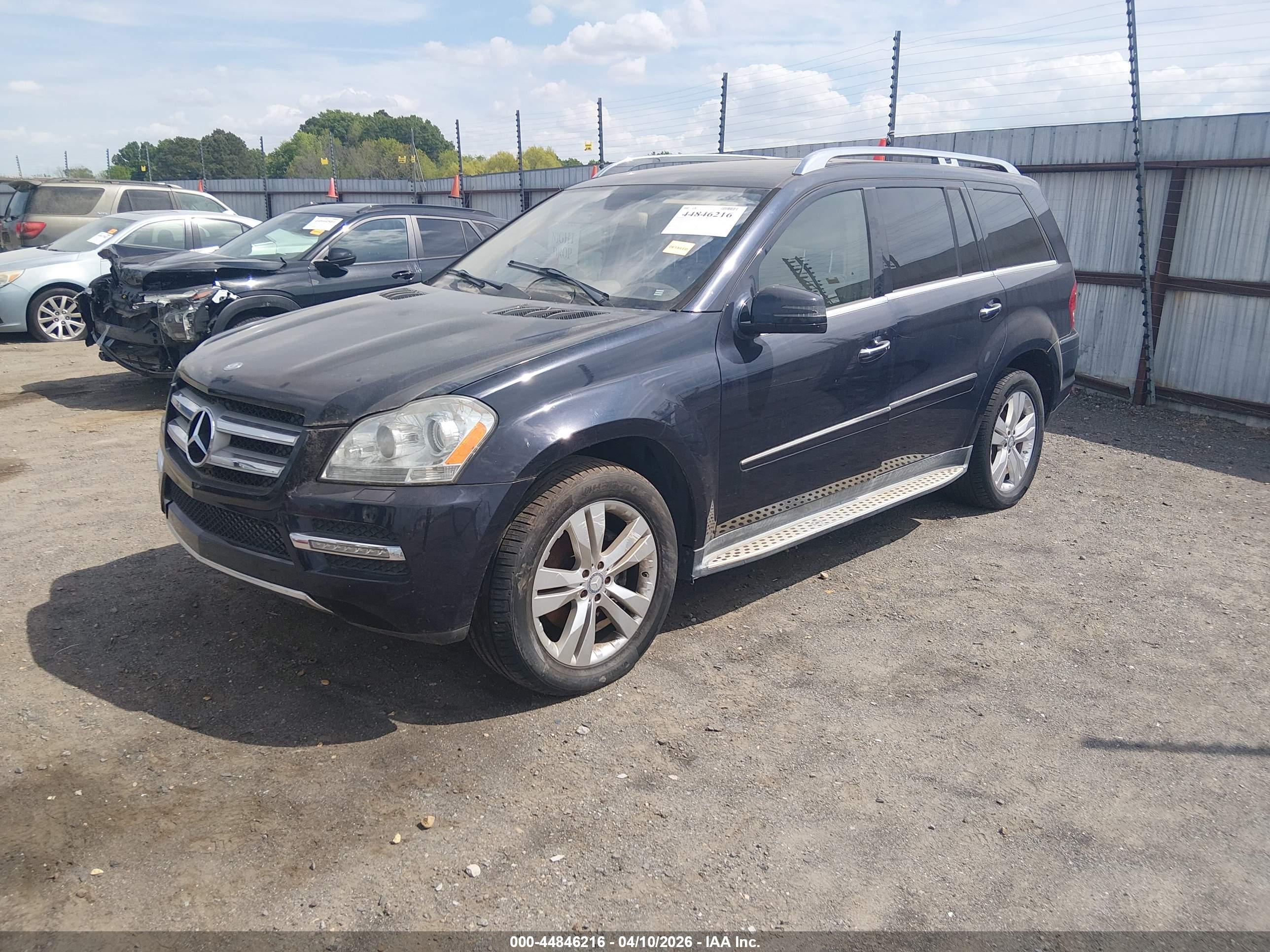 MERCEDES-BENZ GL image 2