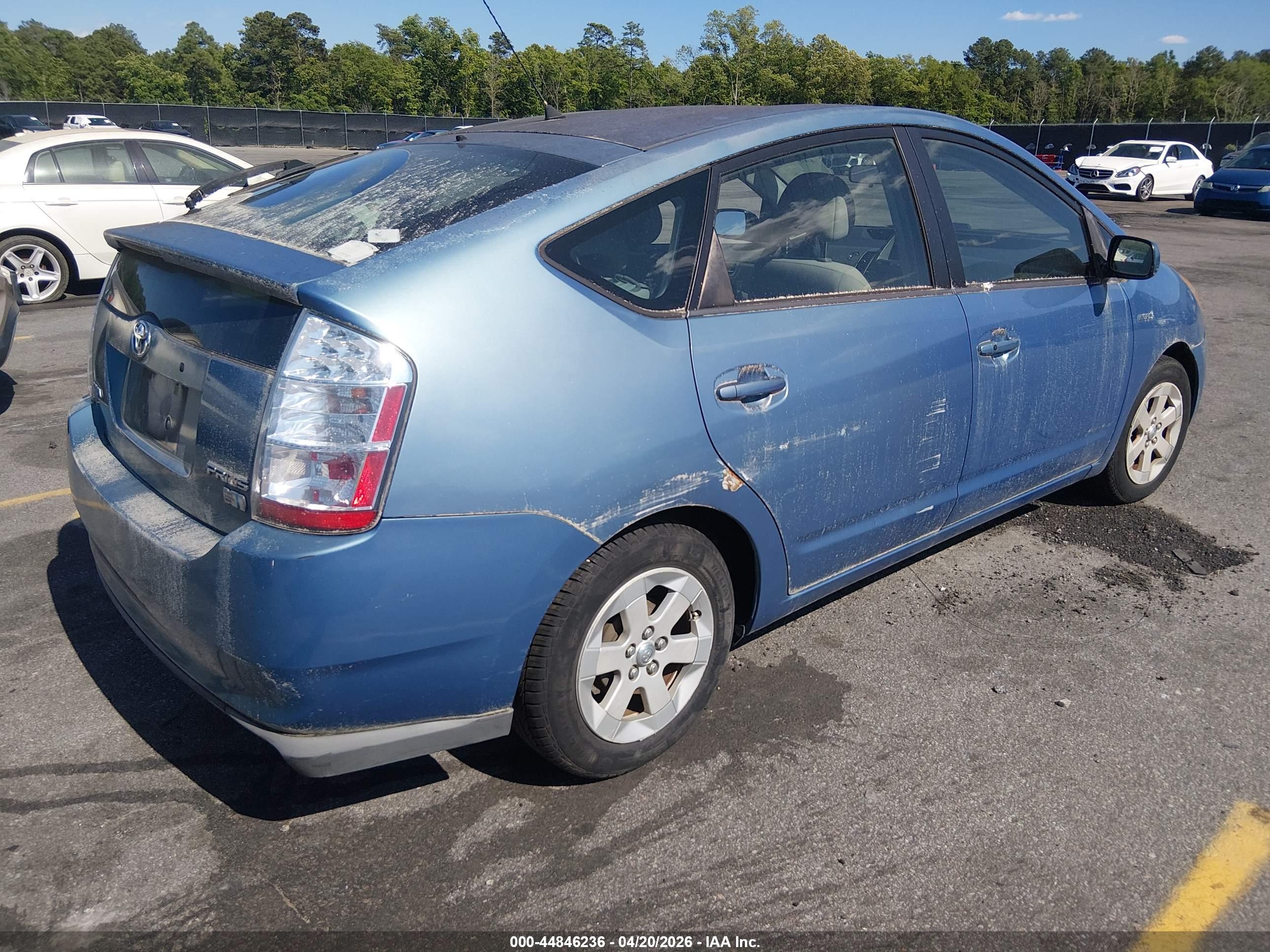TOYOTA PRIUS image 4