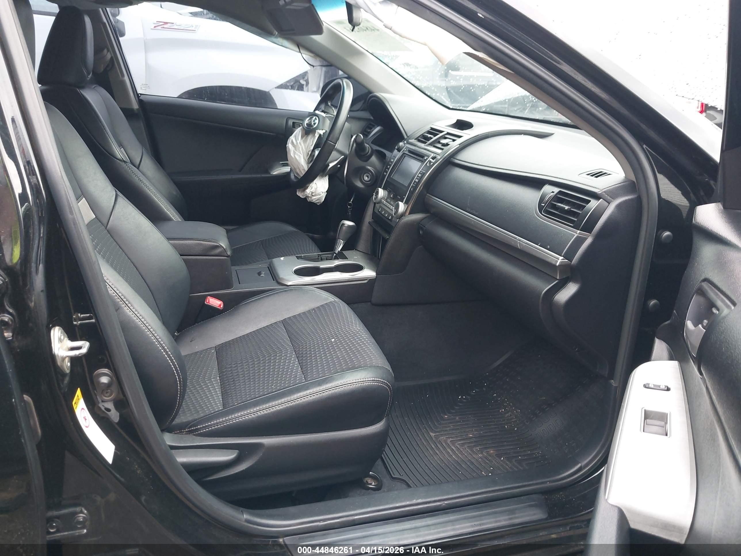 TOYOTA CAMRY image 5