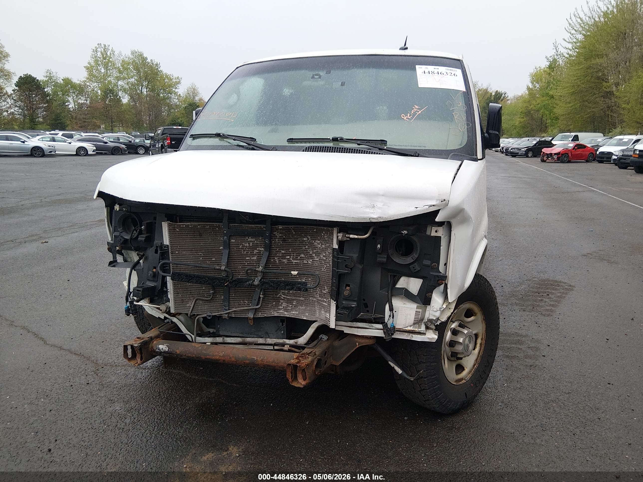 CHEVROLET EXPRESS image 6