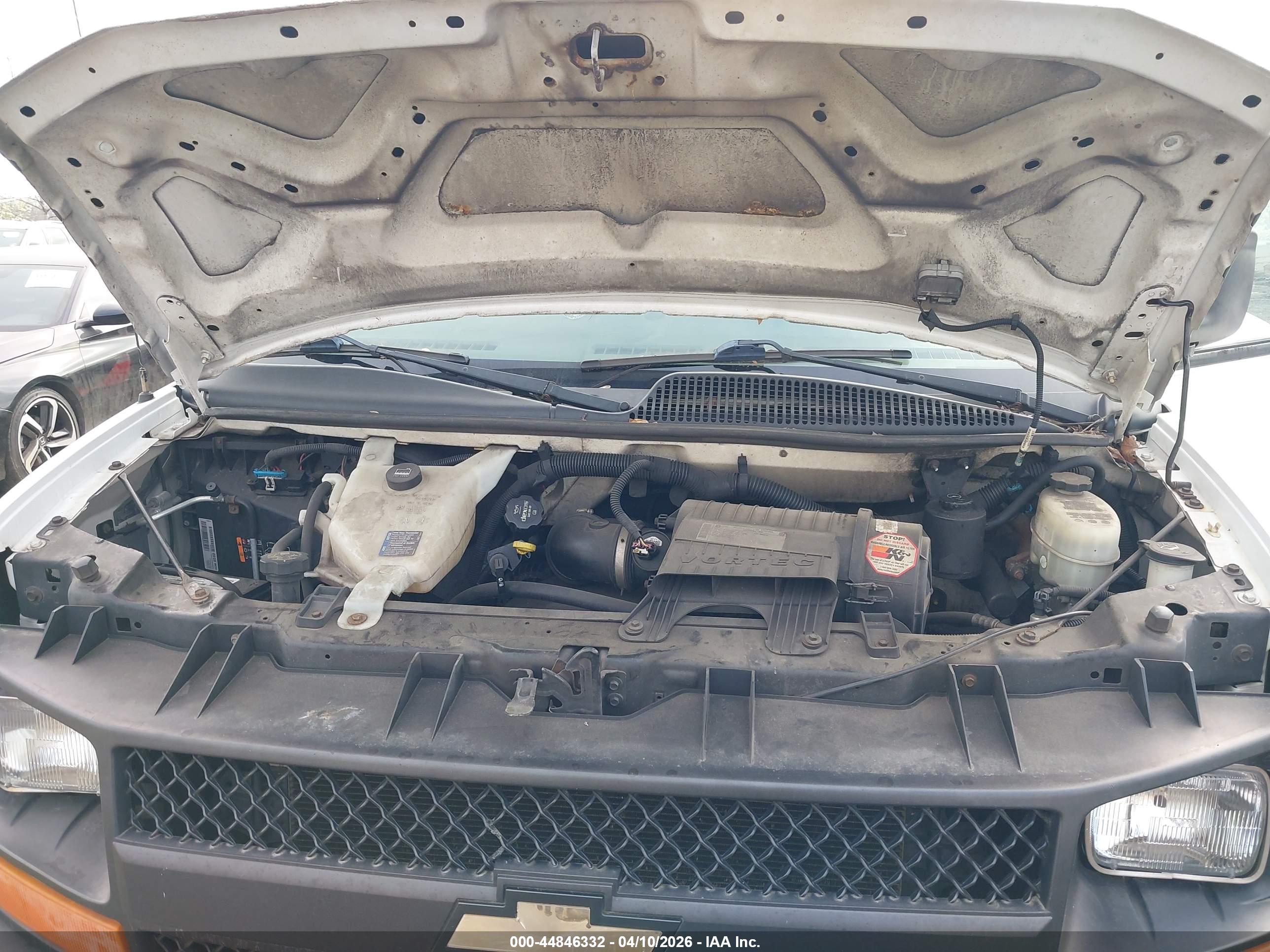 CHEVROLET EXPRESS image 10