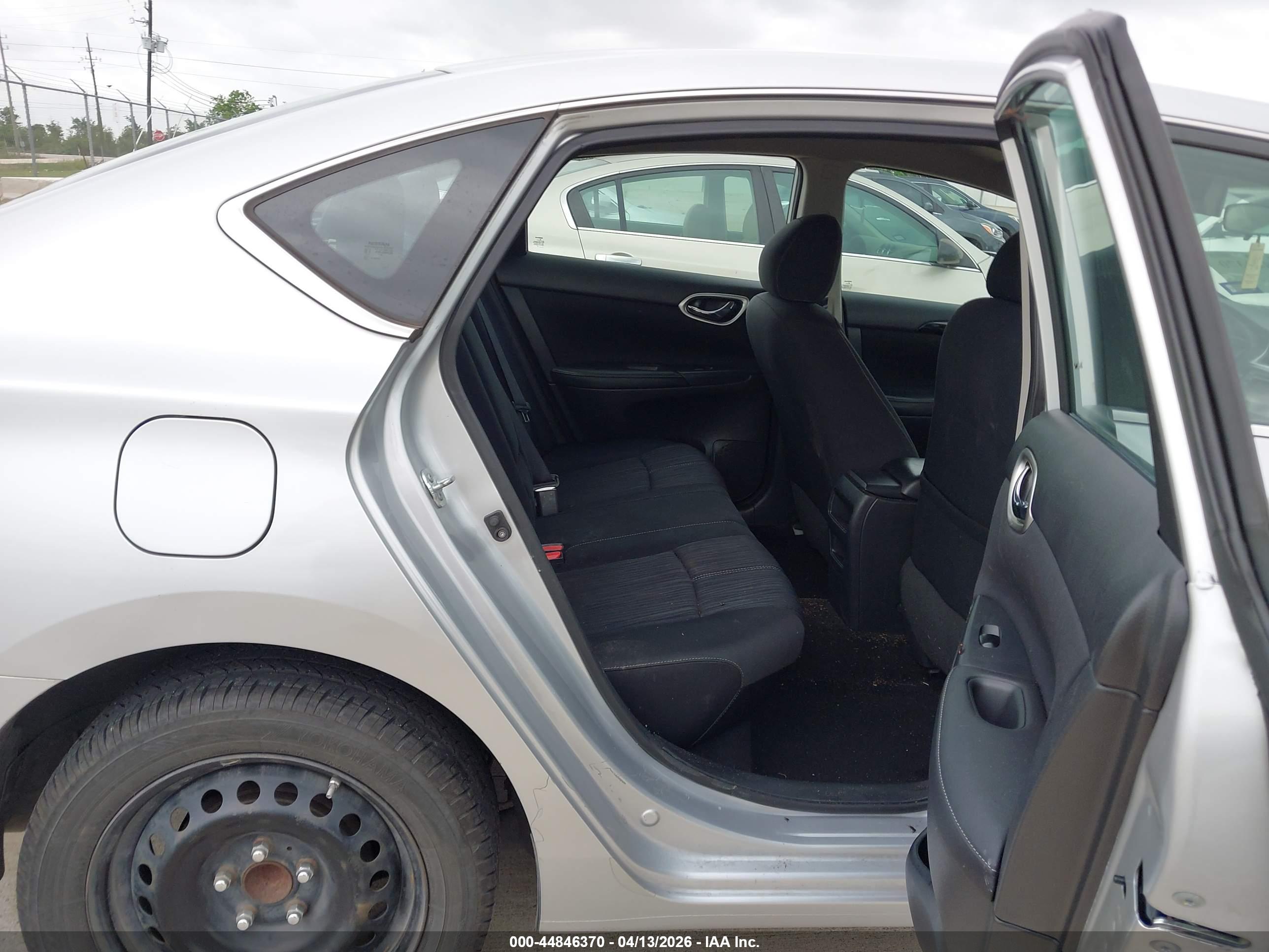 NISSAN SENTRA image 8