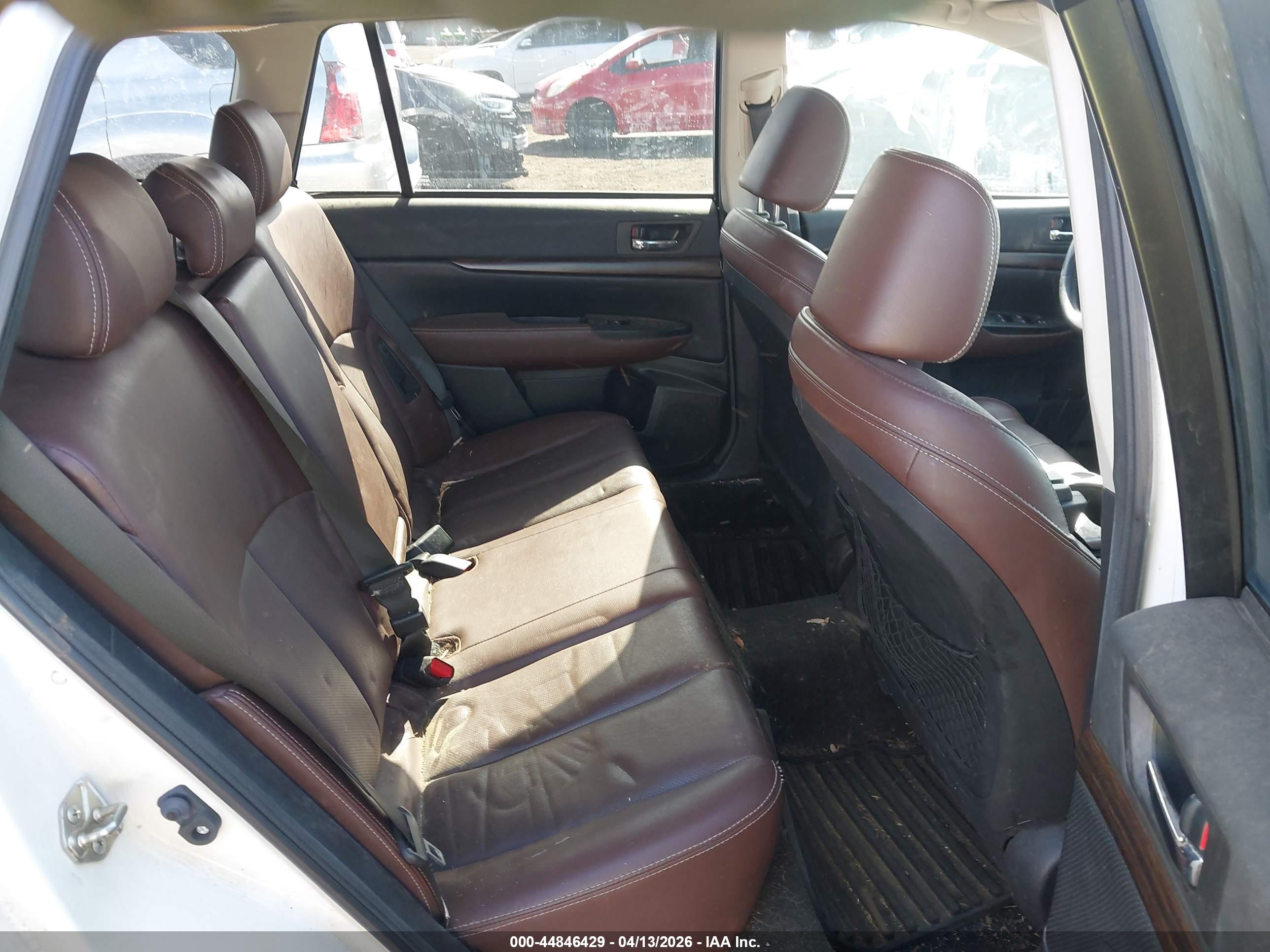 SUBARU OUTBACK image 8