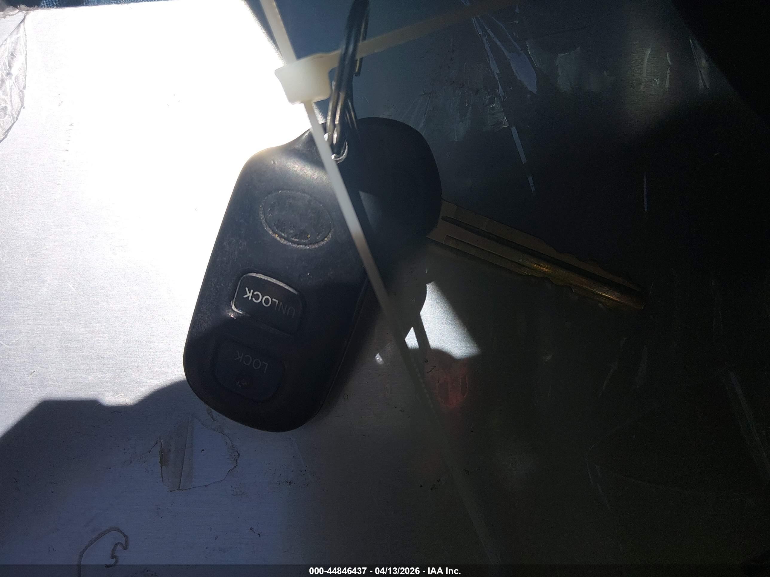 TOYOTA RAV4 image 11