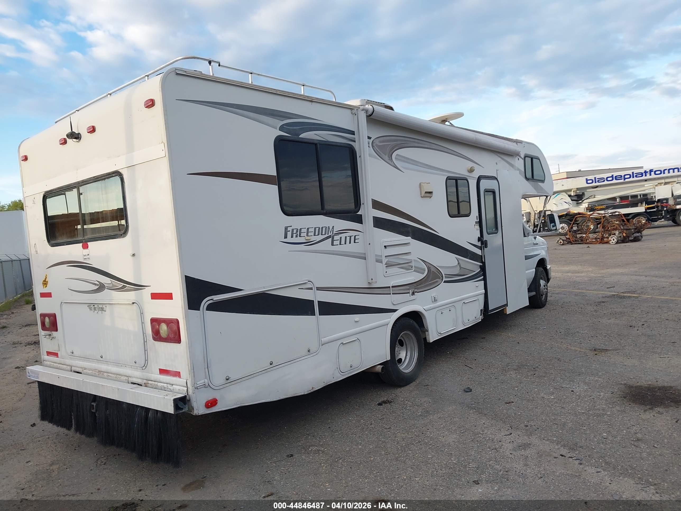 FORD E-450 image 4