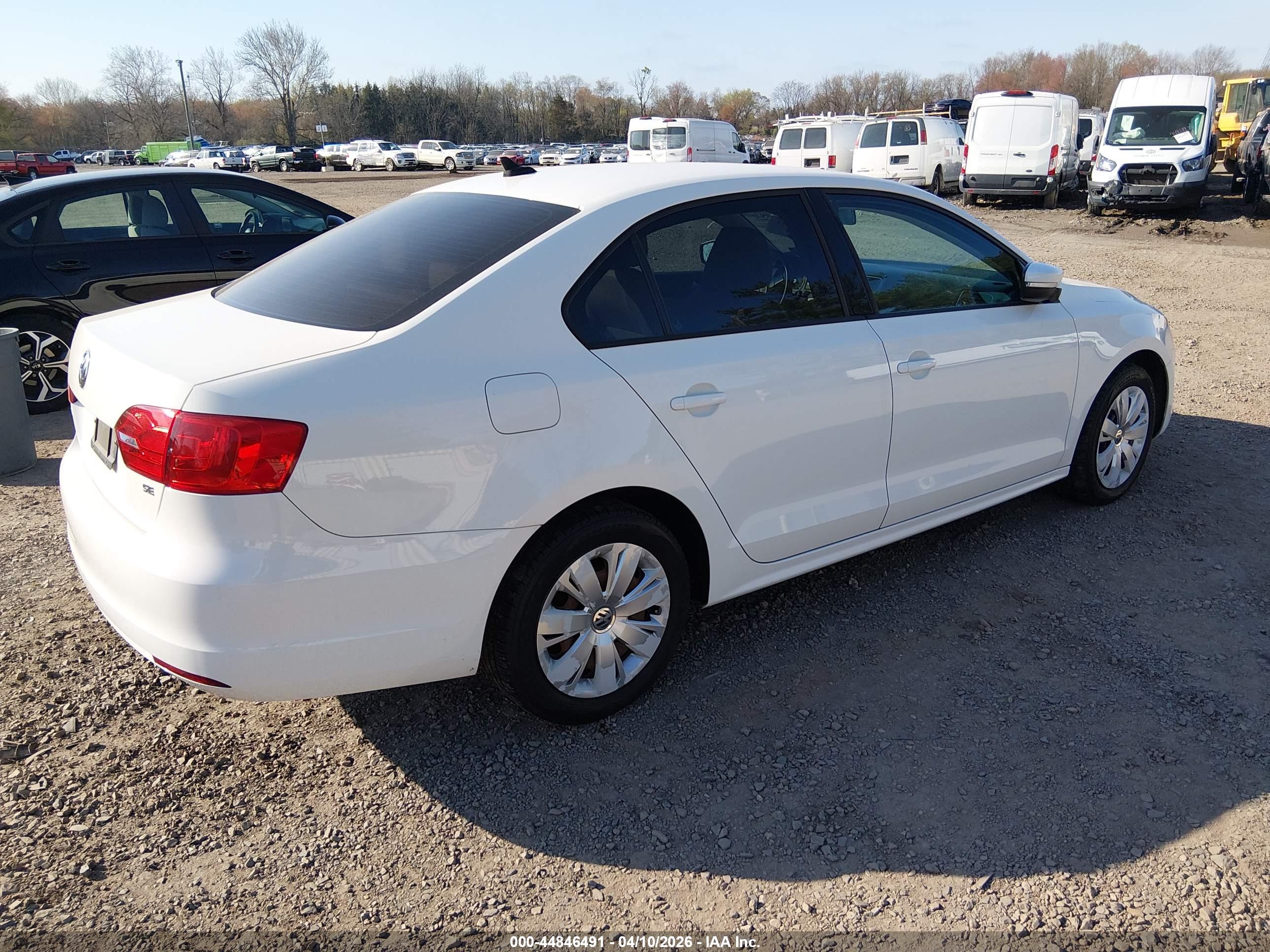 VOLKSWAGEN JETTA image 4