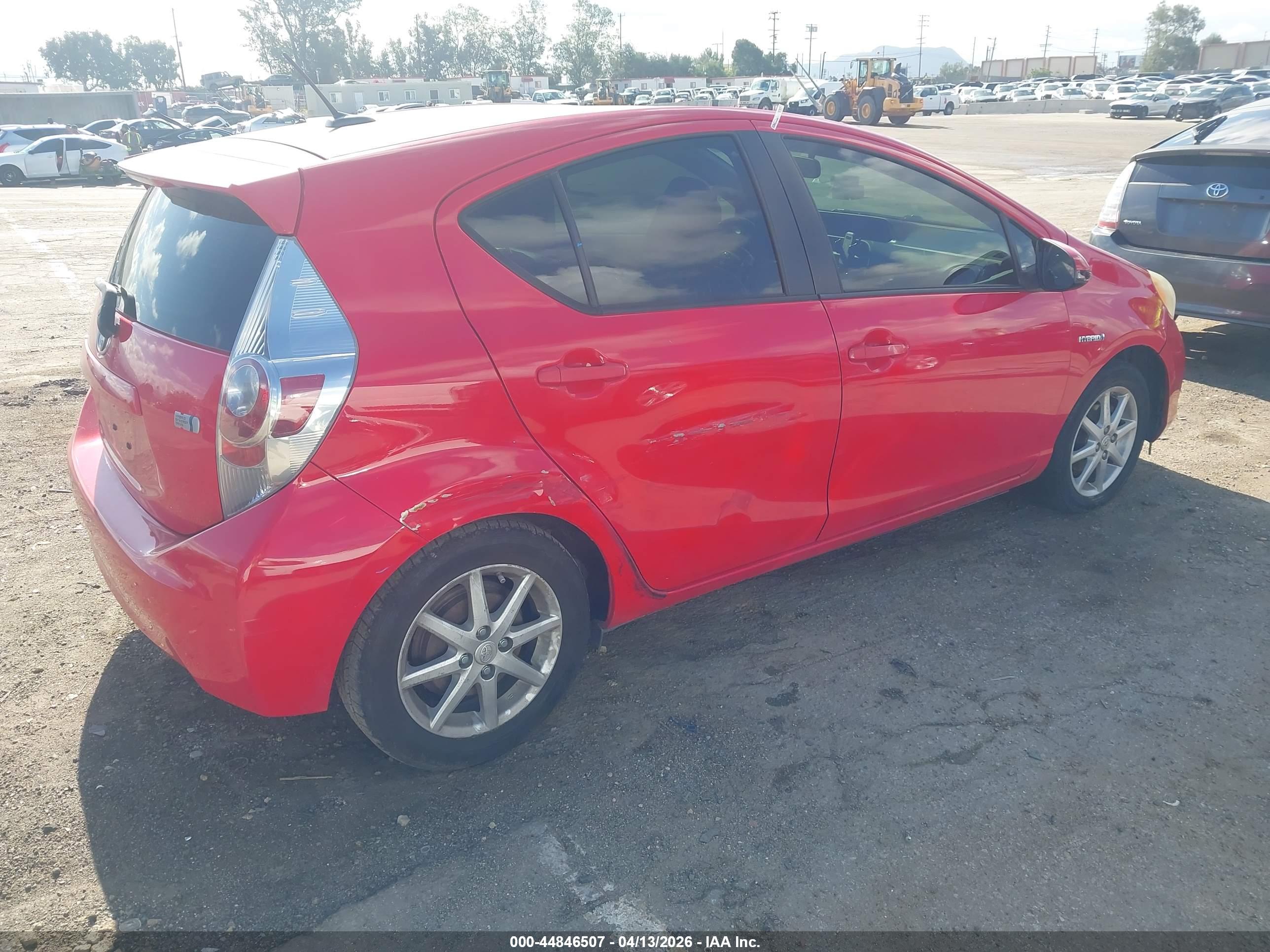 TOYOTA PRIUS image 4
