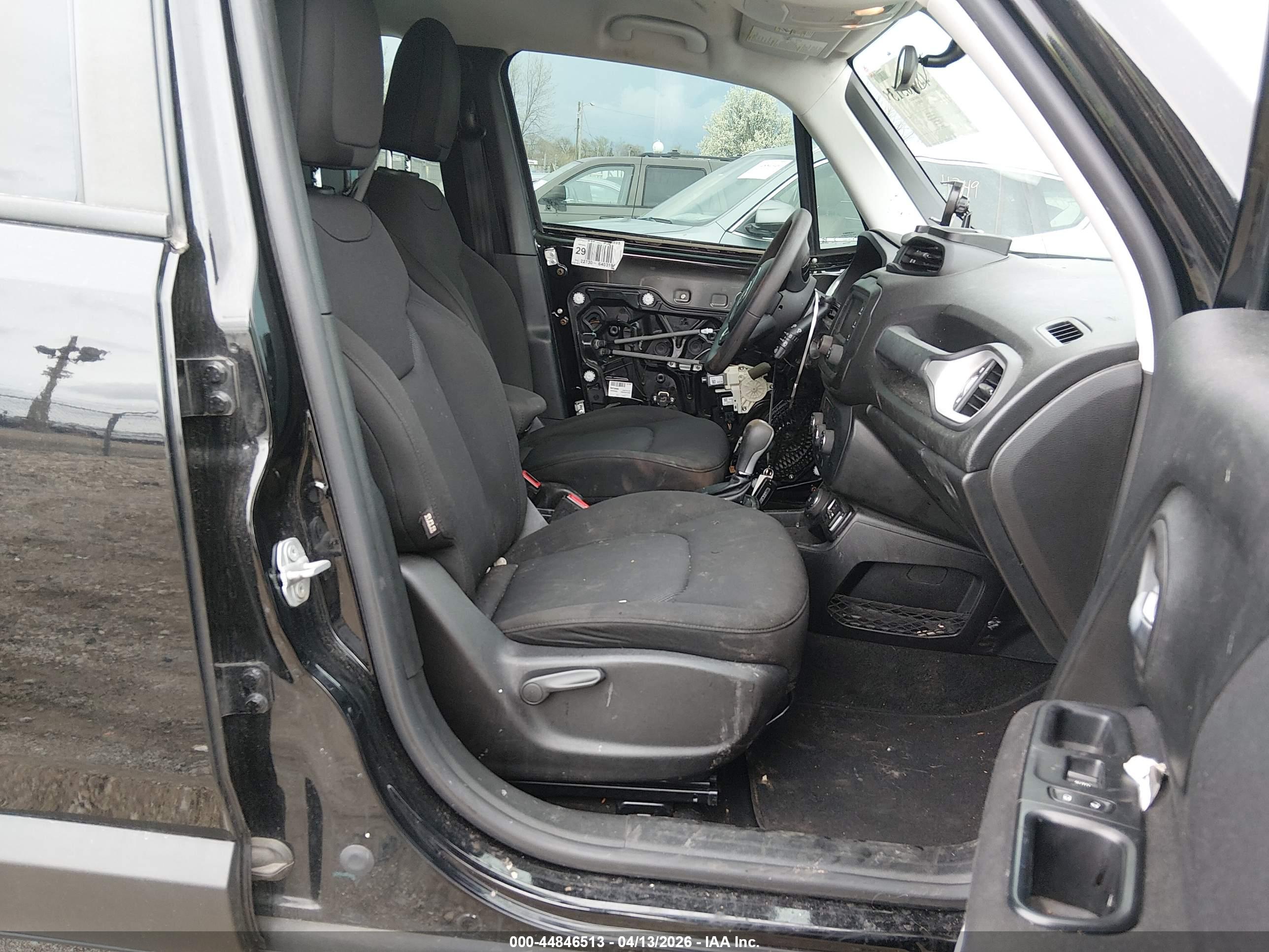 JEEP RENEGADE image 5