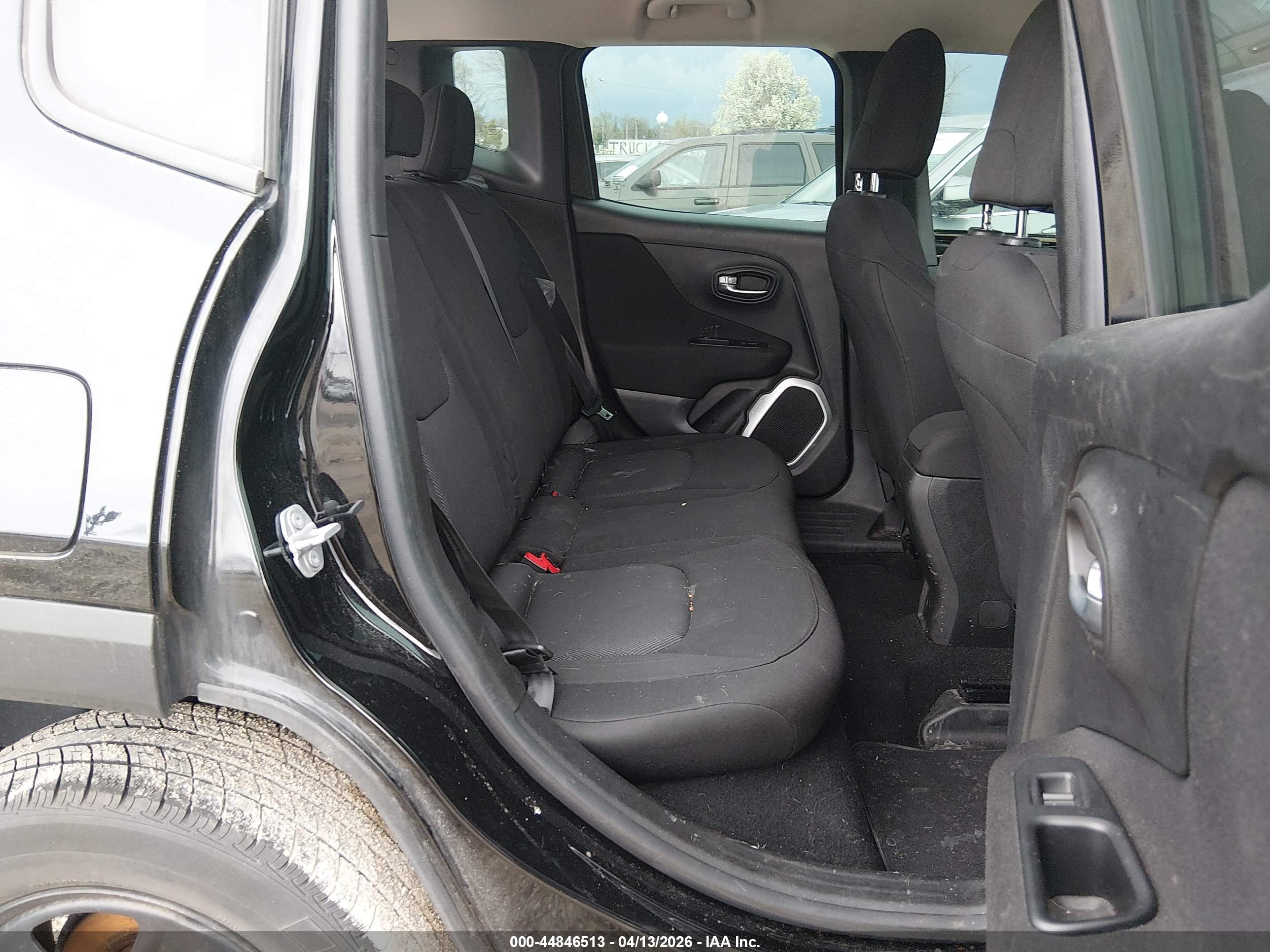 JEEP RENEGADE image 8