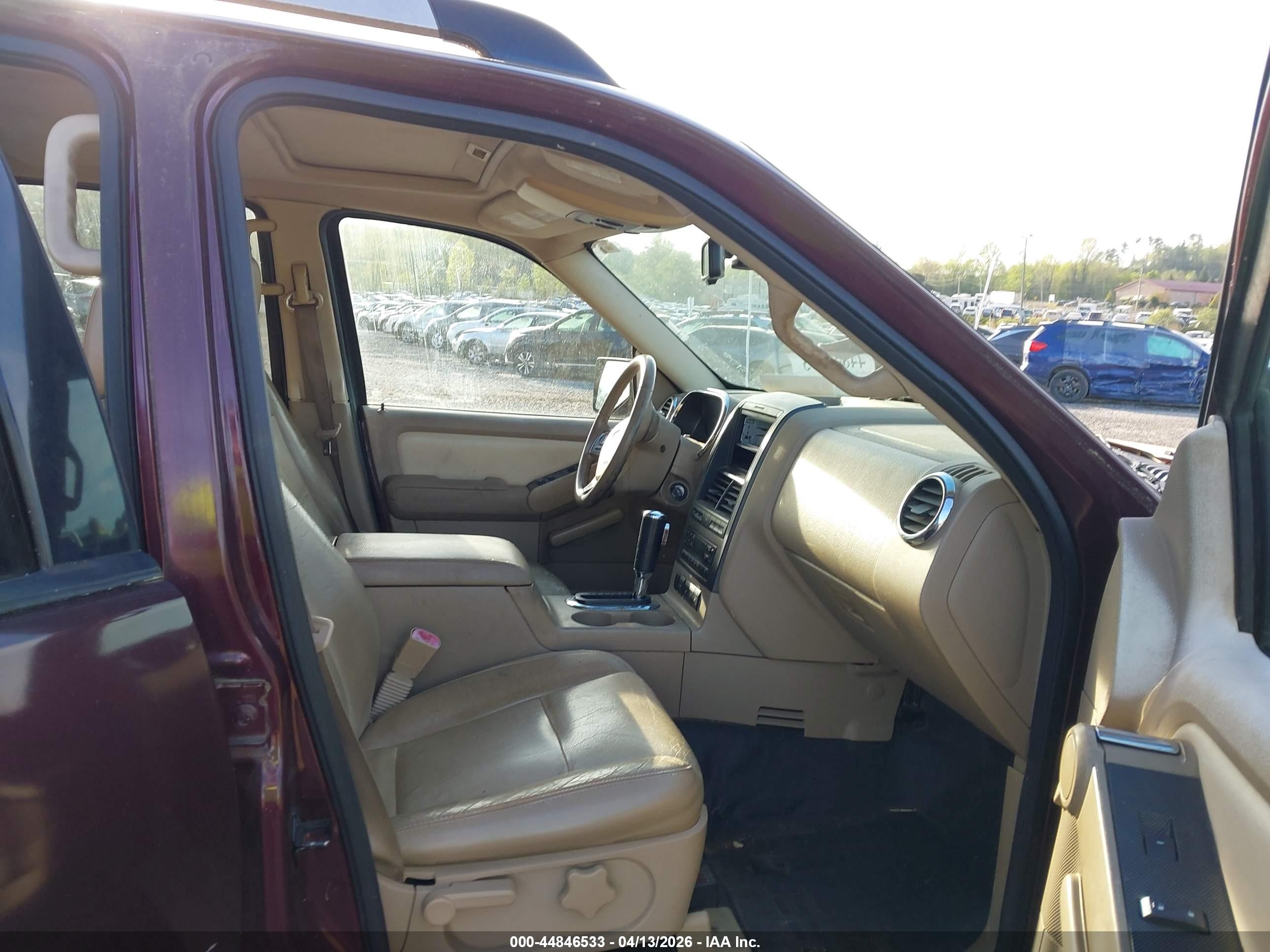 FORD EXPLORER image 5