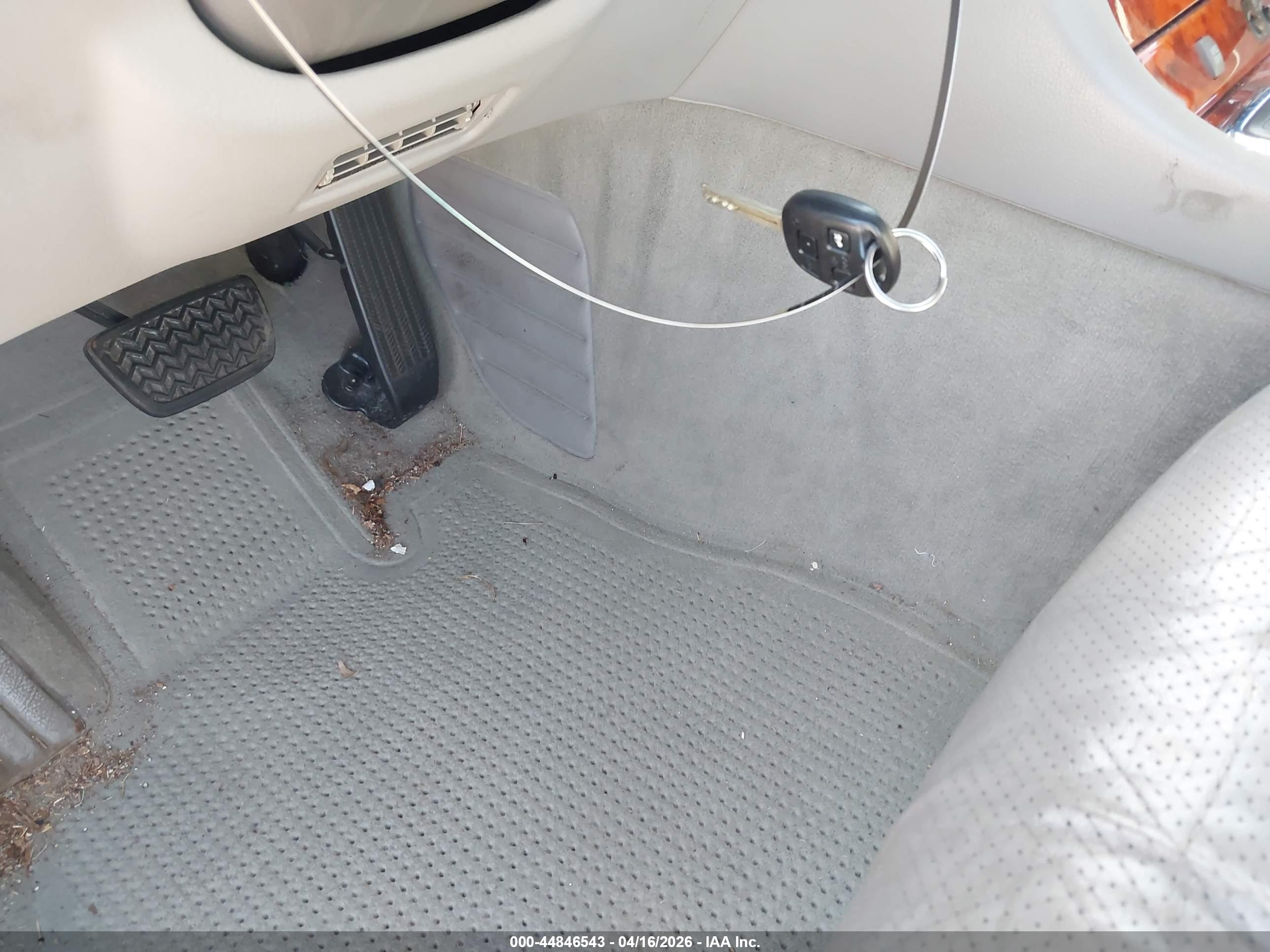 LEXUS LS image 11
