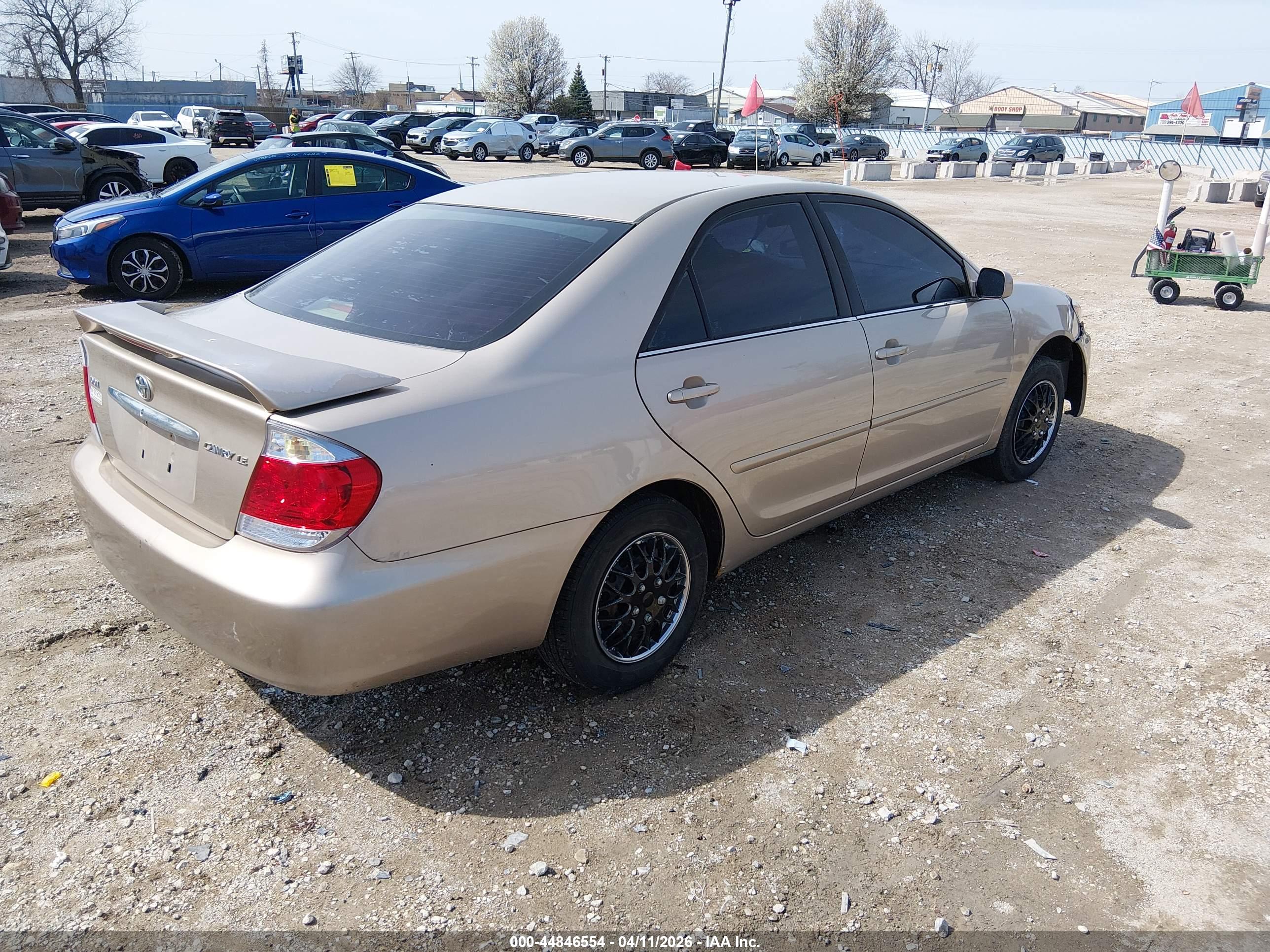 TOYOTA CAMRY image 4