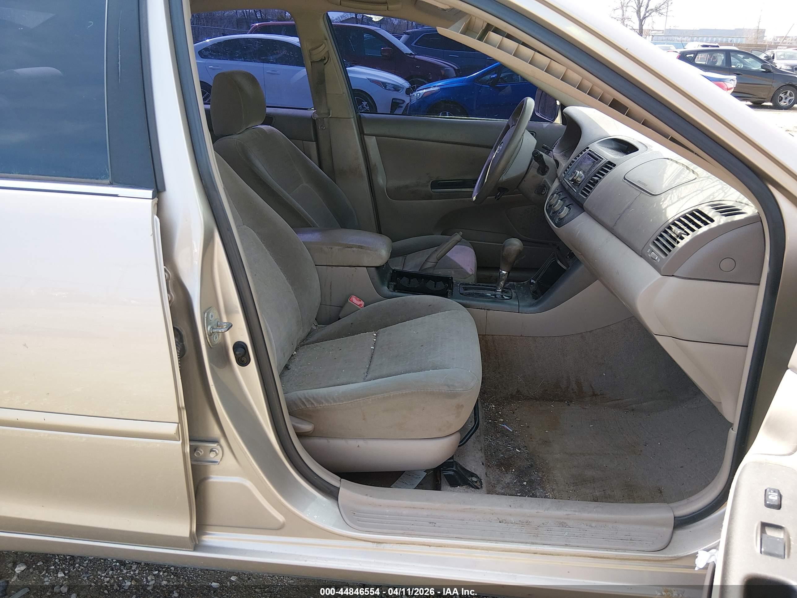 TOYOTA CAMRY image 5