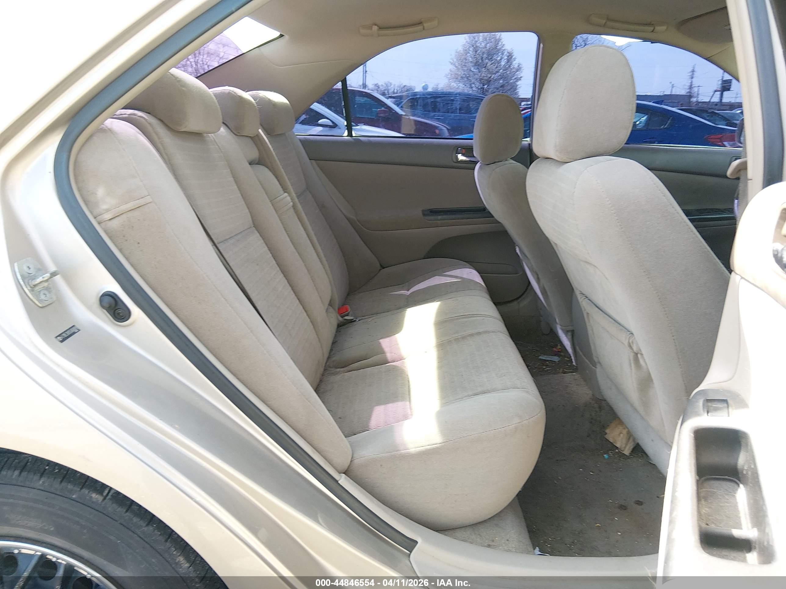 TOYOTA CAMRY image 8