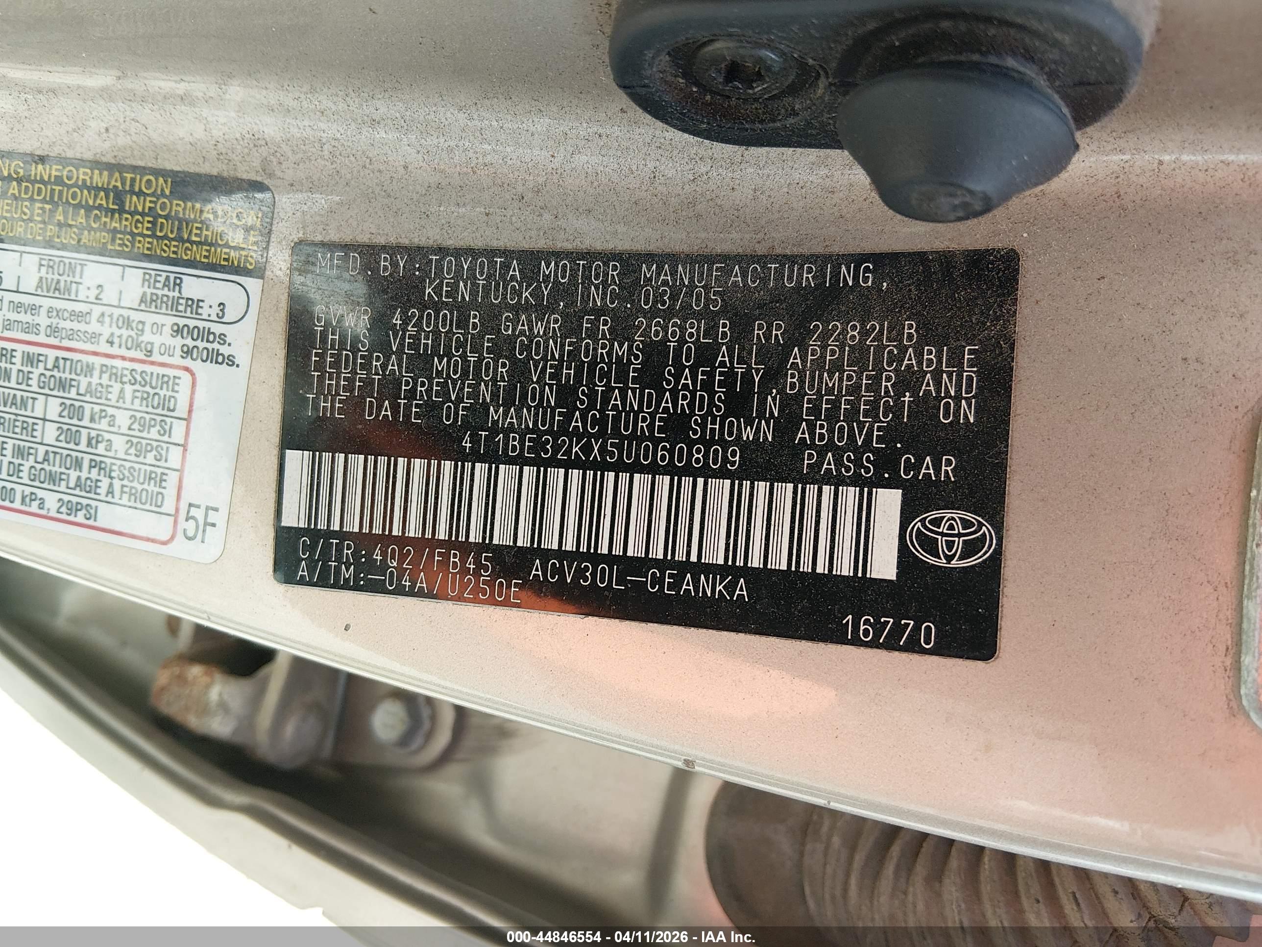 TOYOTA CAMRY image 9