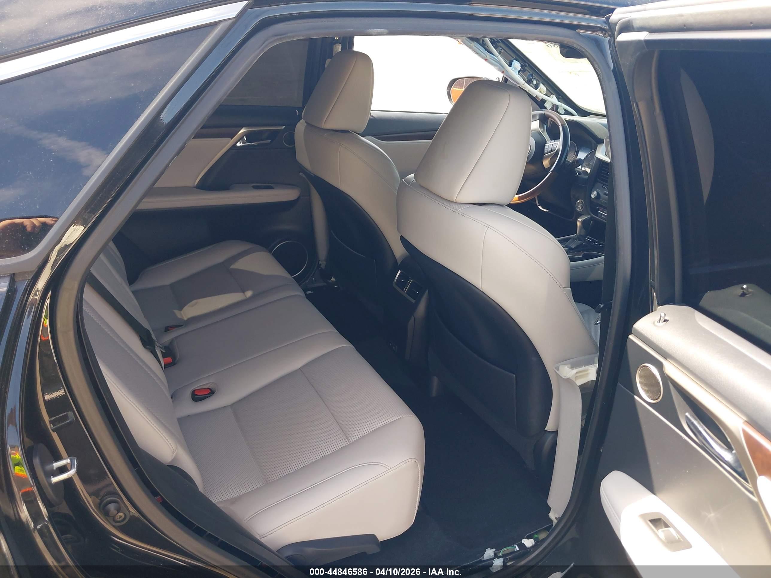 LEXUS RX image 8