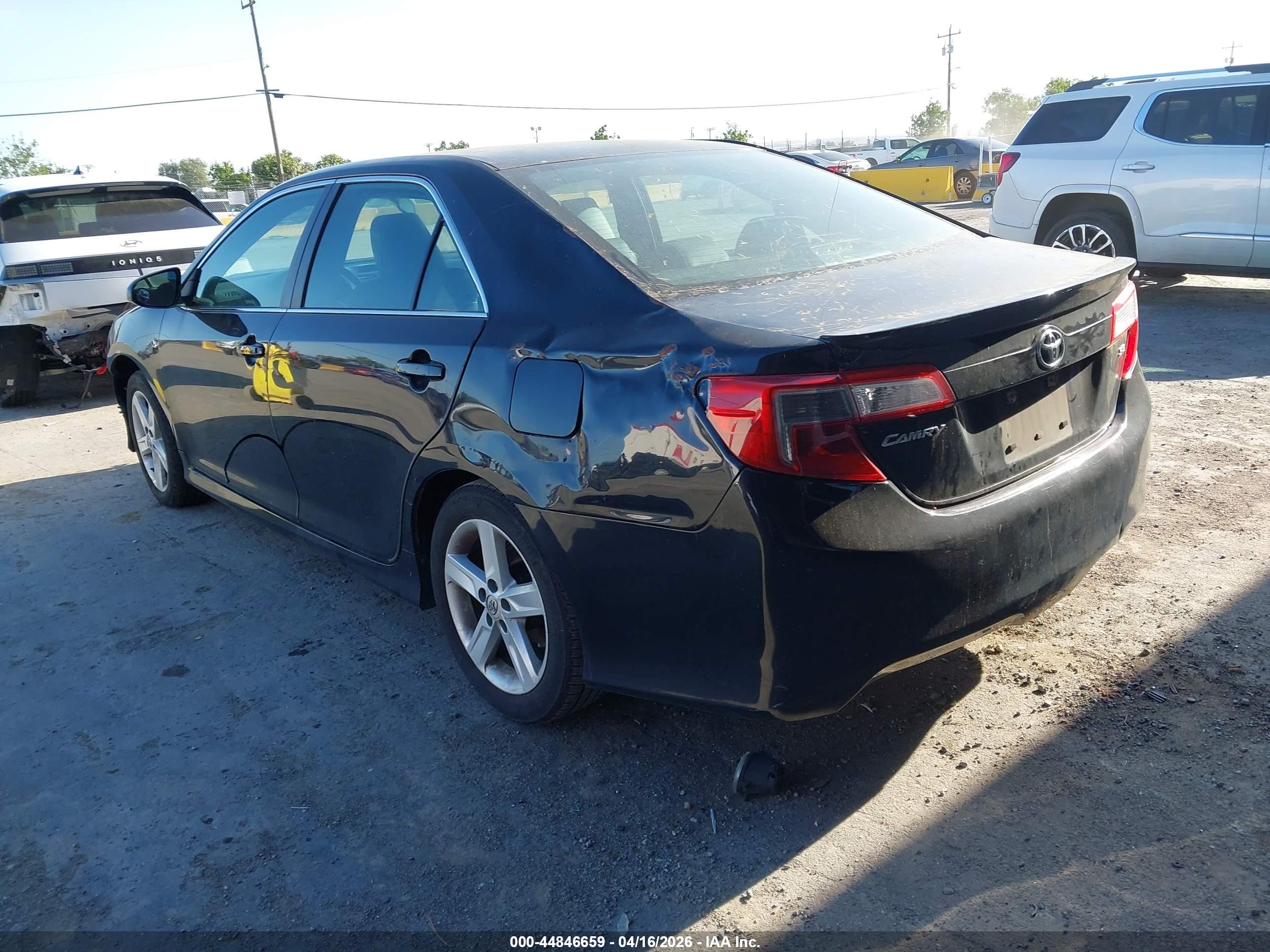 TOYOTA CAMRY image 3