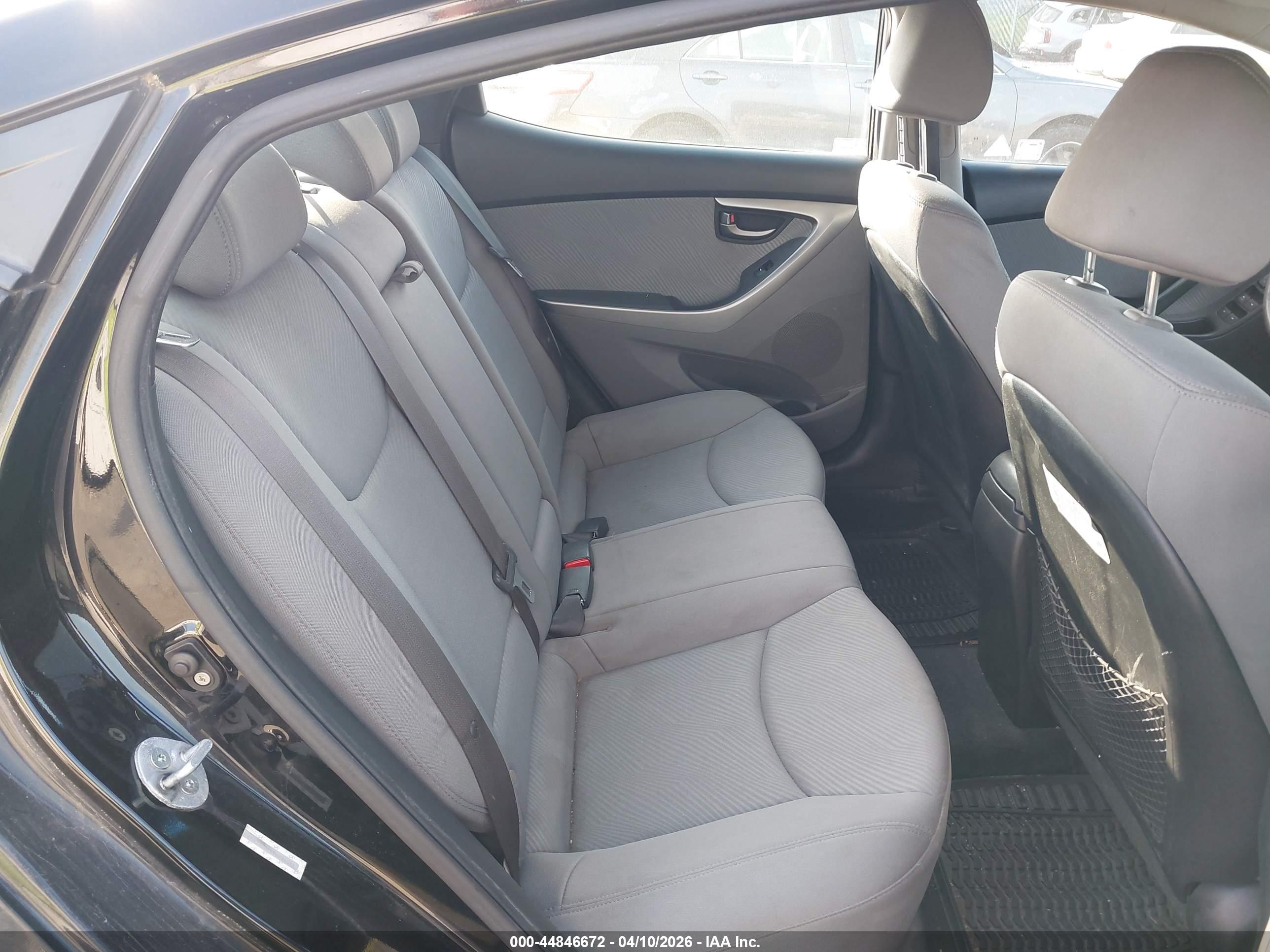 HYUNDAI ELANTRA image 8