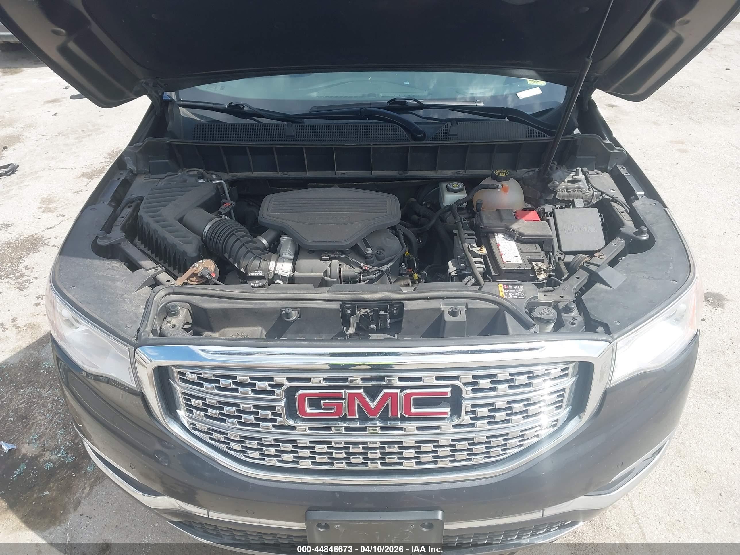 GMC ACADIA image 10