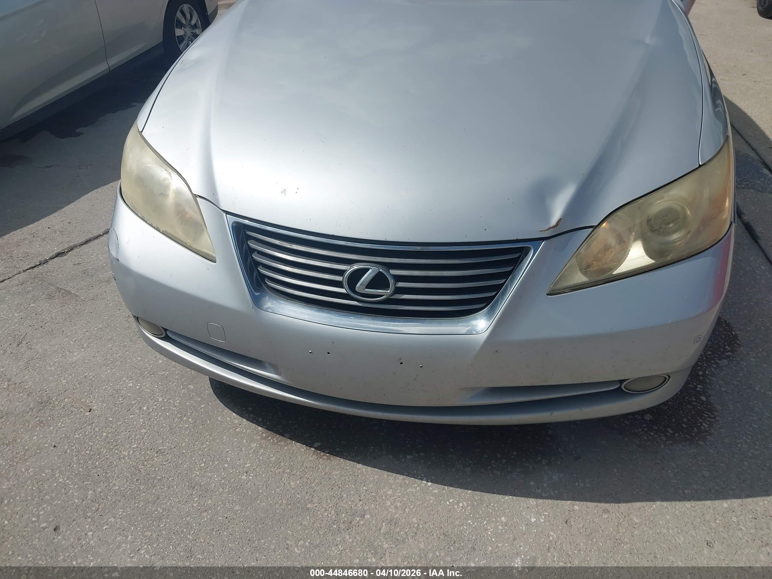 LEXUS ES image 6