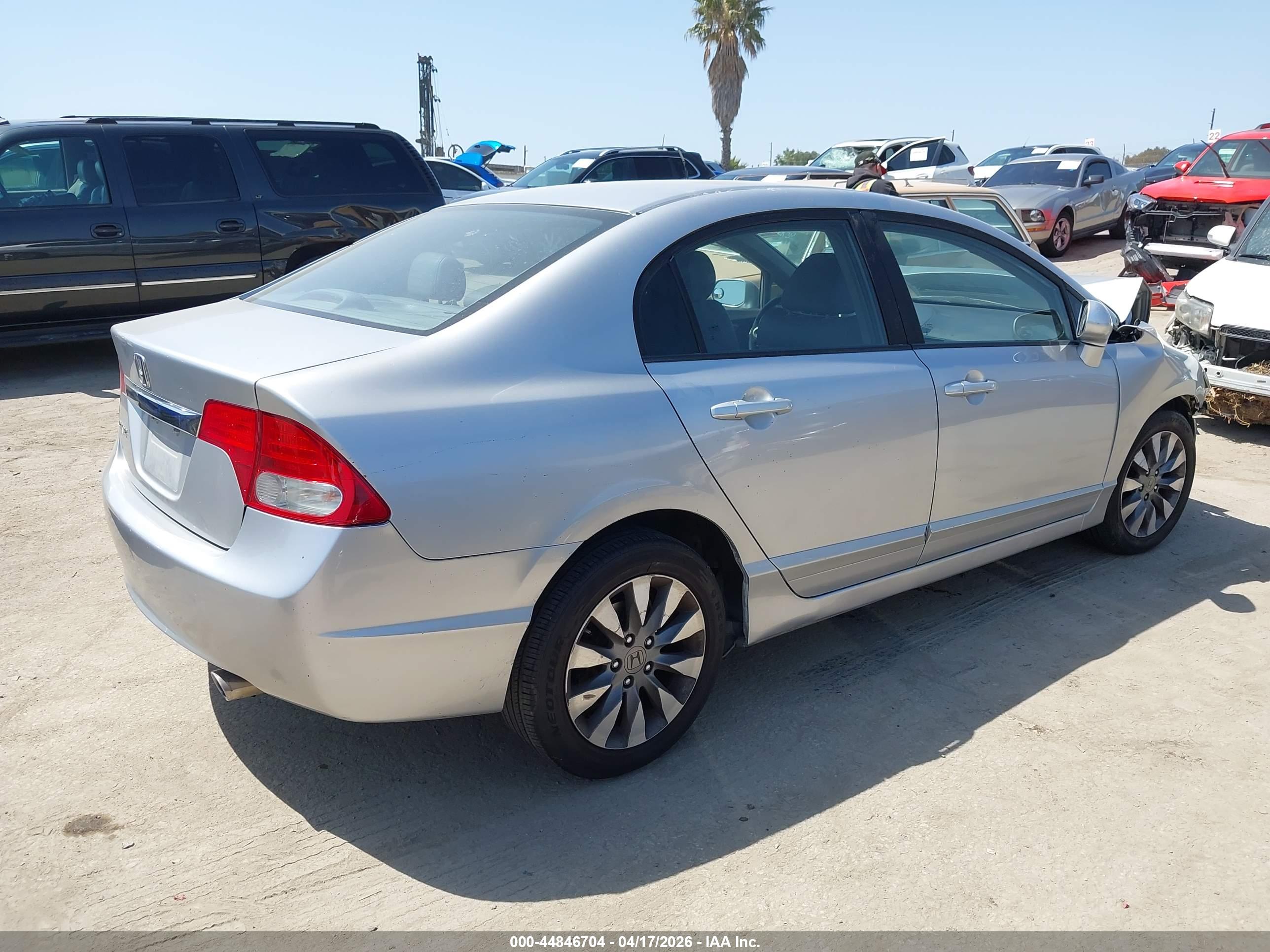 HONDA CIVIC image 4