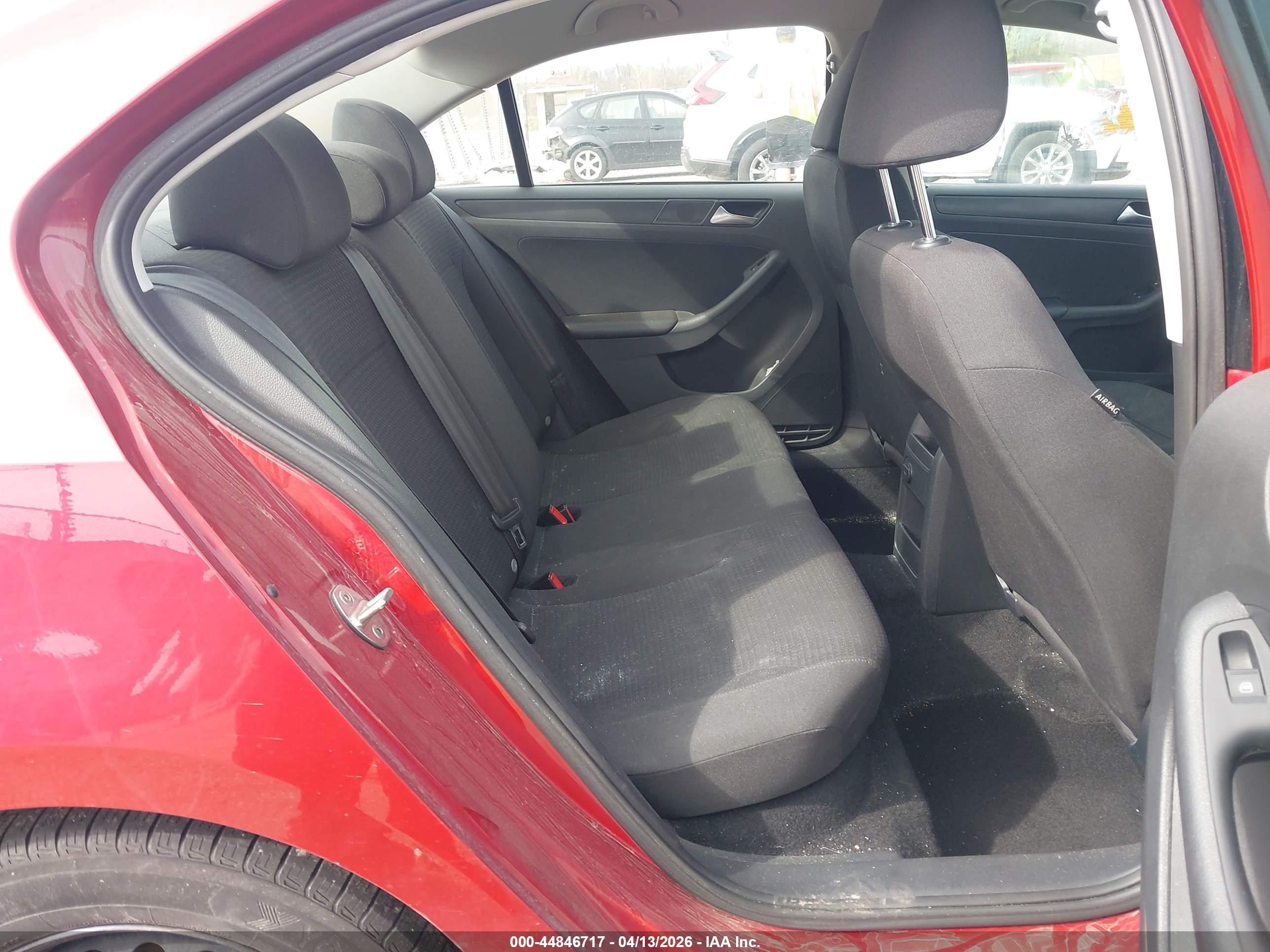 VOLKSWAGEN JETTA image 8