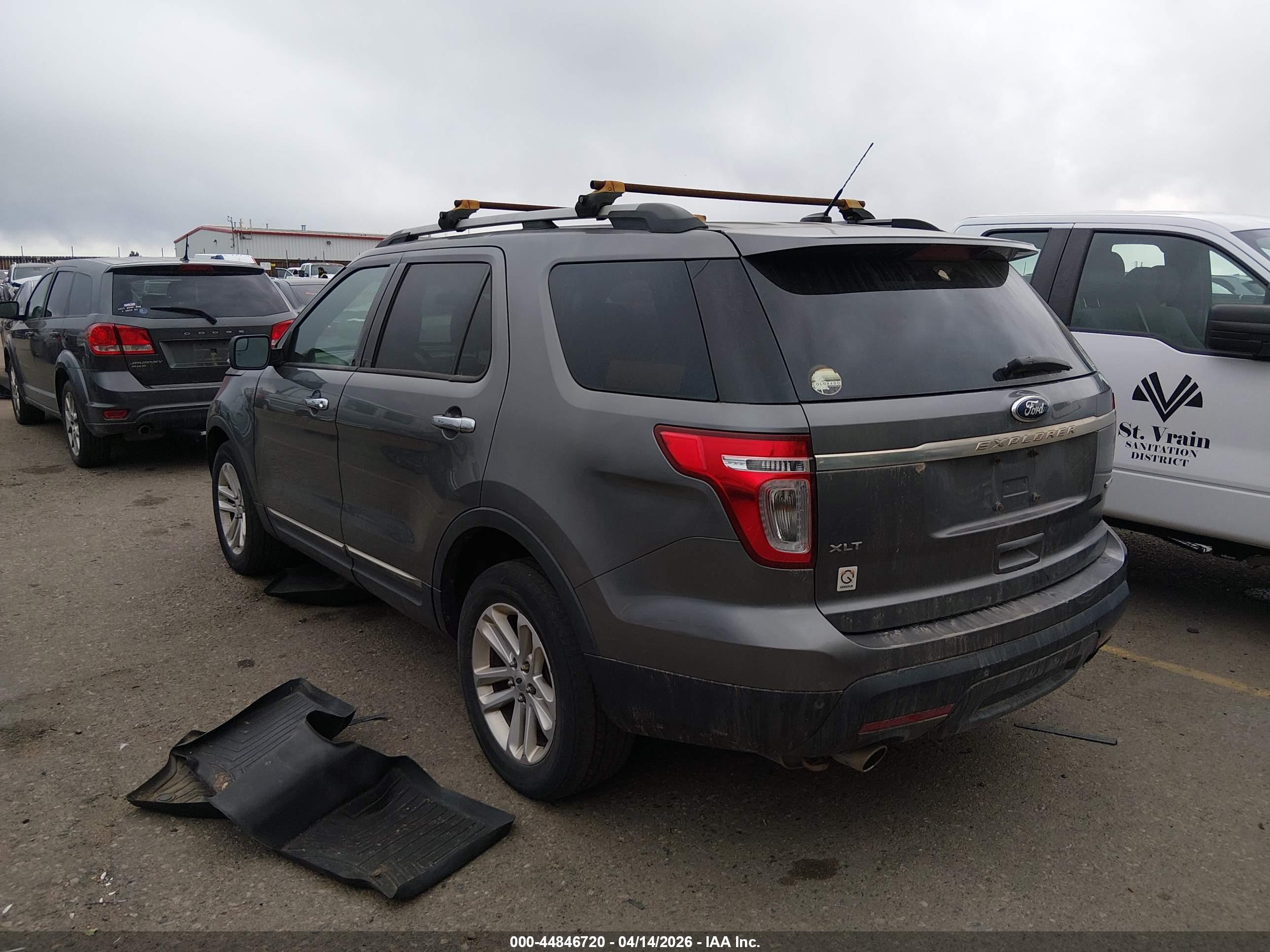 FORD EXPLORER image 3