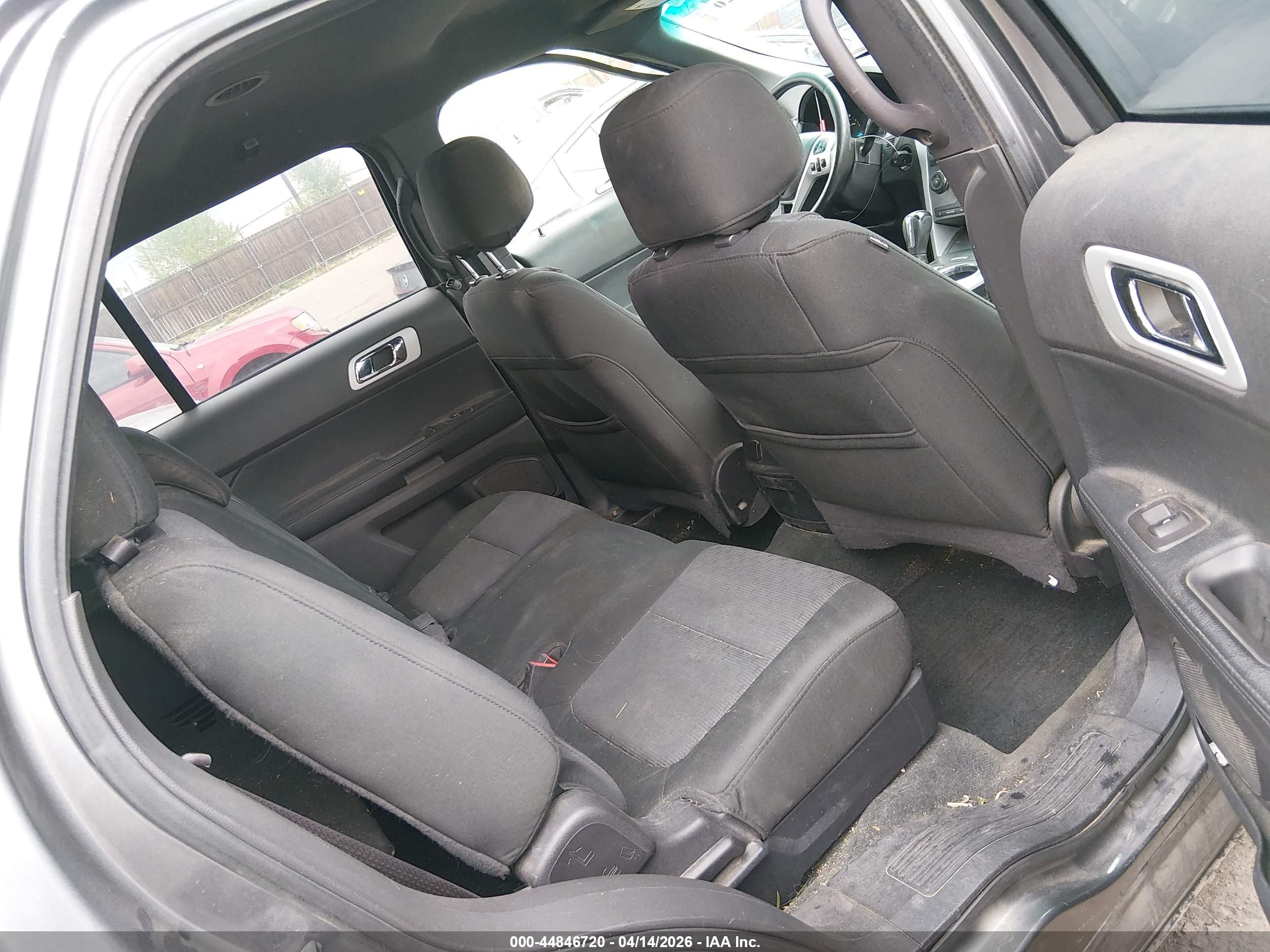 FORD EXPLORER image 8