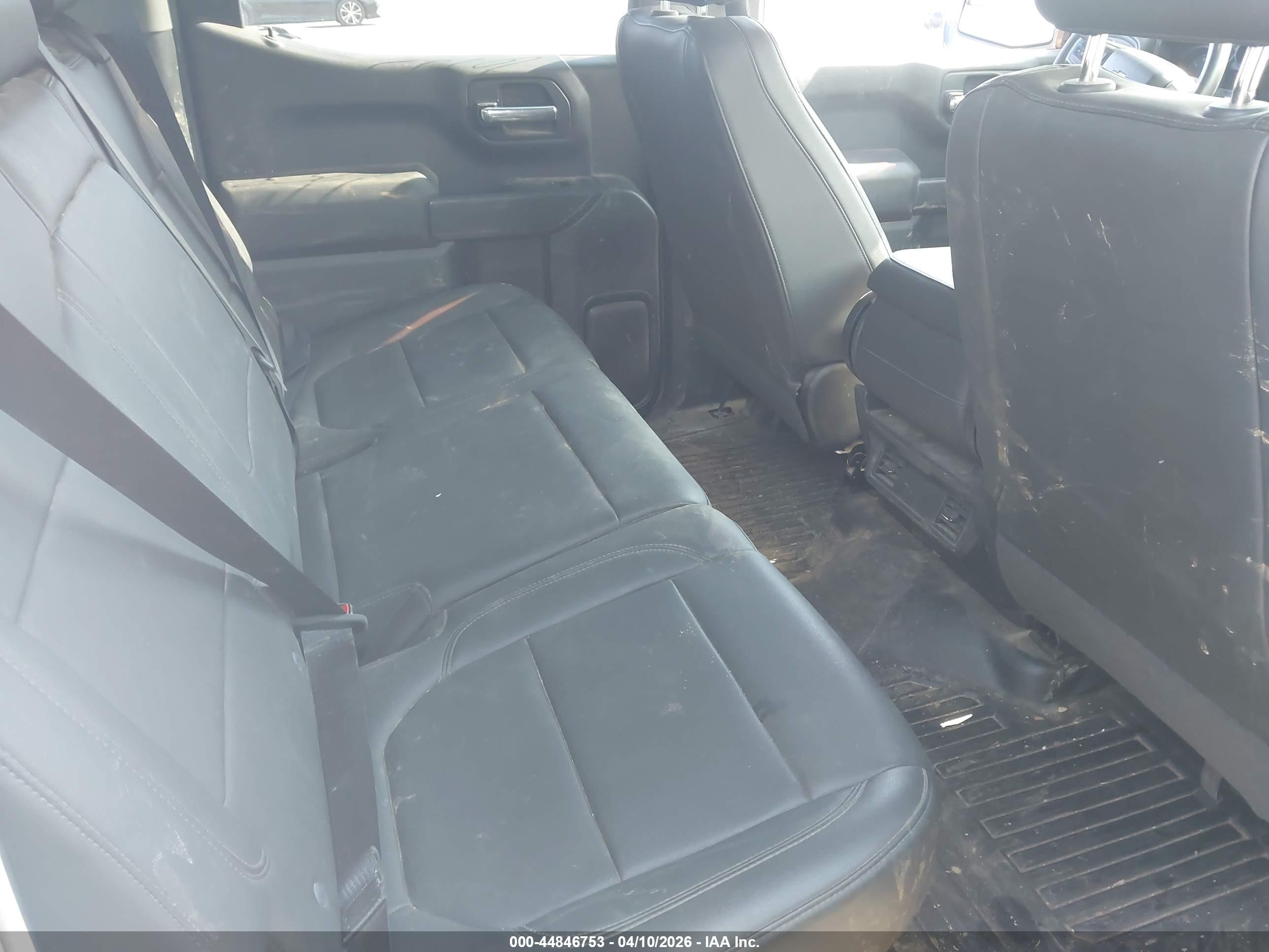 CHEVROLET SILVERADO image 8